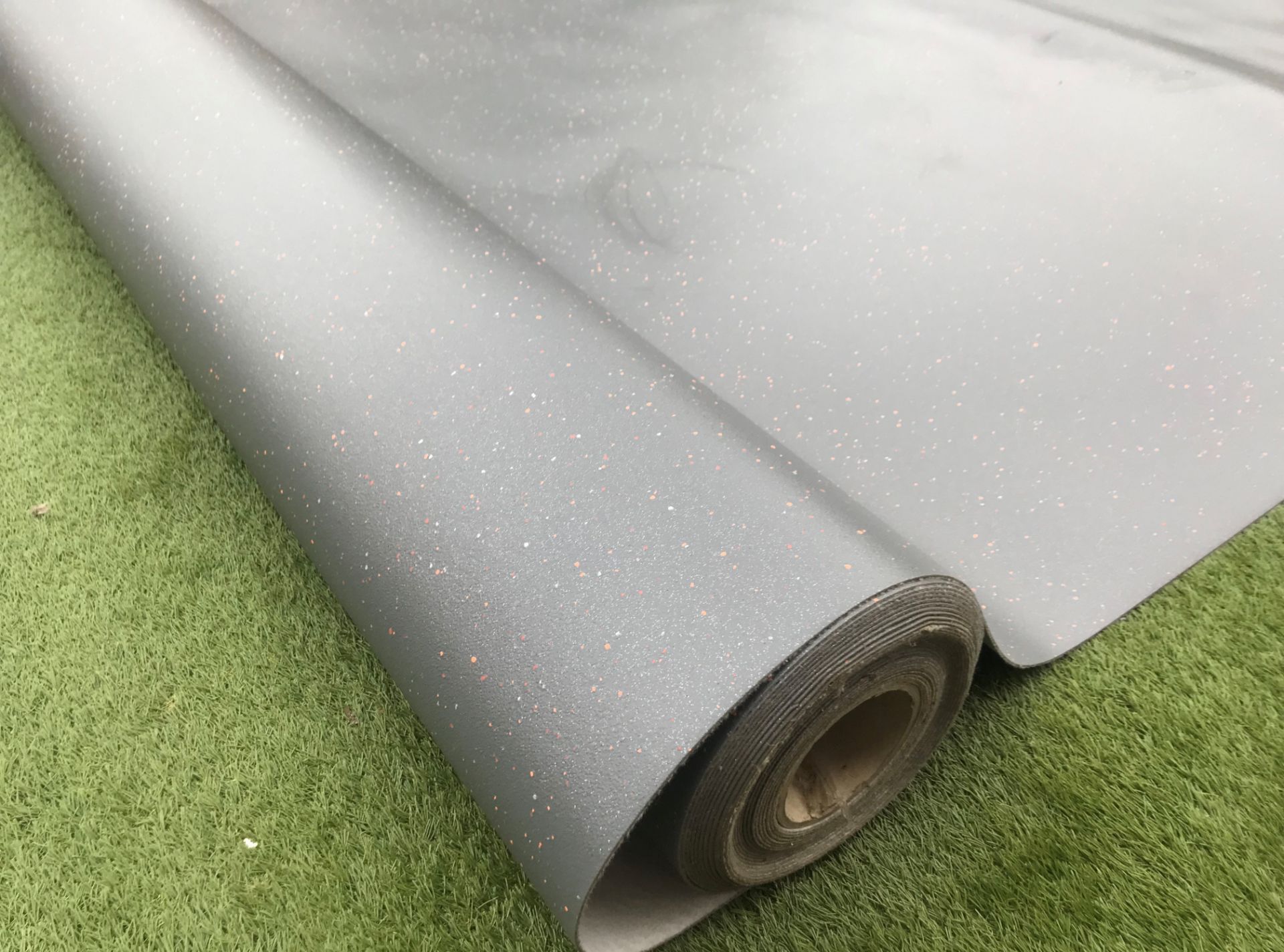 1 x ALTRO Transflor Flooring In Grey/Orange - 20X2 Meter Roll - Ref: NWF011 - CL912 - NO VAT ON