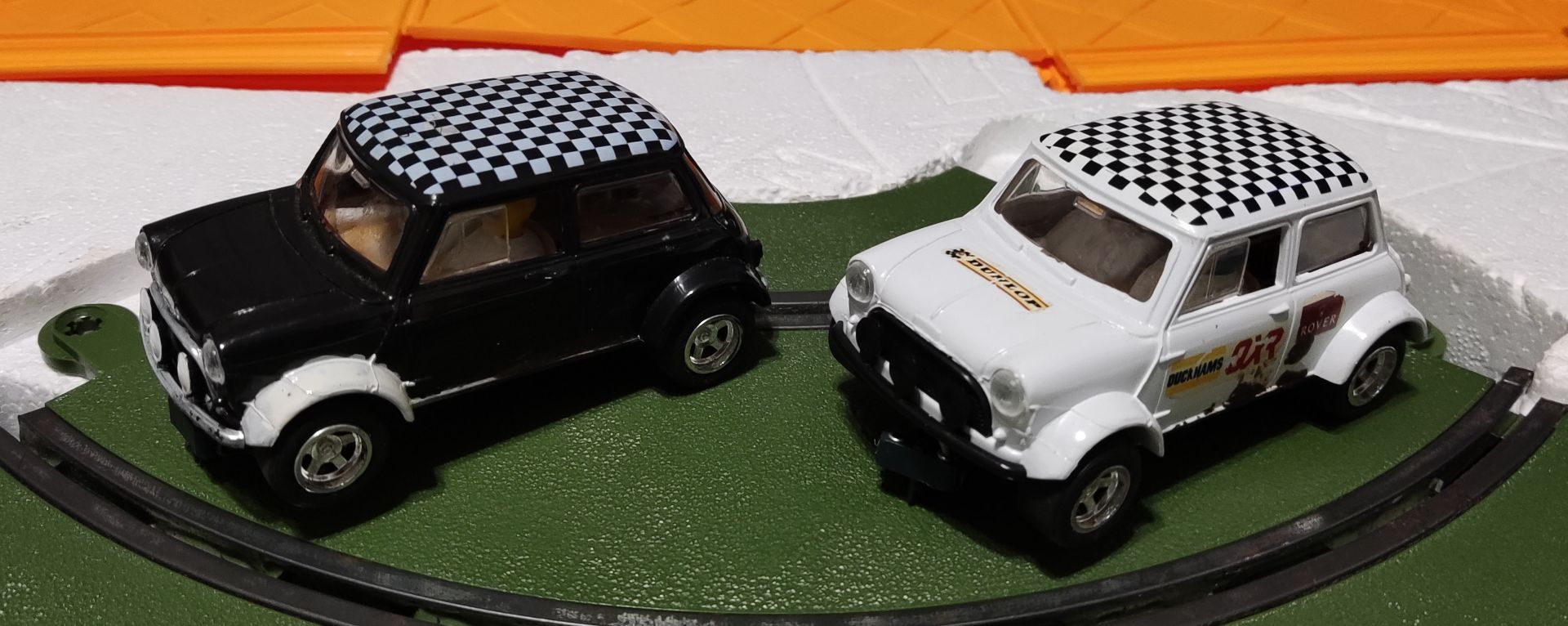 1 x Scalextric Rally Cross Set With Mini Cooper Rally Cars - Vintage - Used - CL444 - NO VAT ON THE - Image 2 of 32