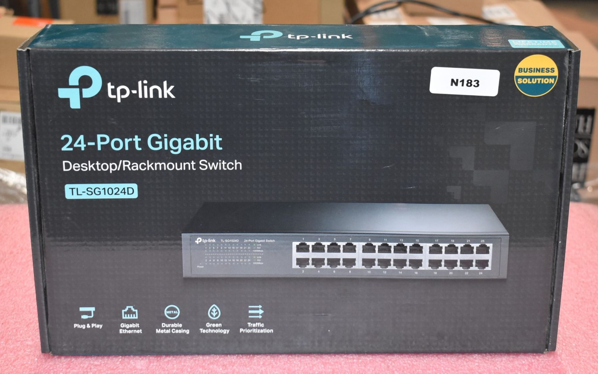 1 x TP Link 24 Port Gigabit Desktop/Rackmount Switch - Model TL-SG1024D - Image 5 of 7