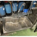 1 x Reginox Jumbo Stainless Steel Sink Basin With Spray Hose Mixer Tap - Size: 86 x 51 cms