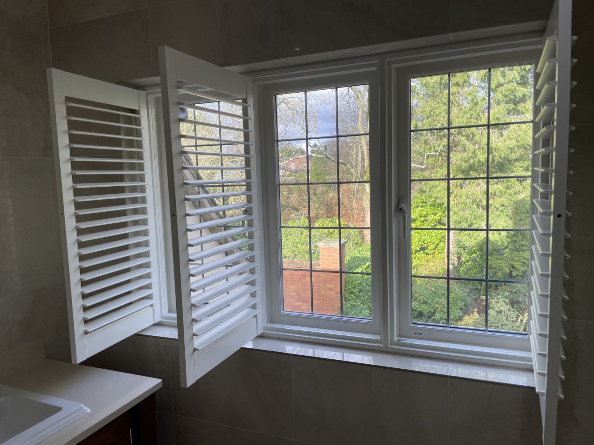 1 x Hardwood Timber Double Glazed Leaded 3-Pane Window Frame fitted with Shutter Blinds - Image 14 of 15