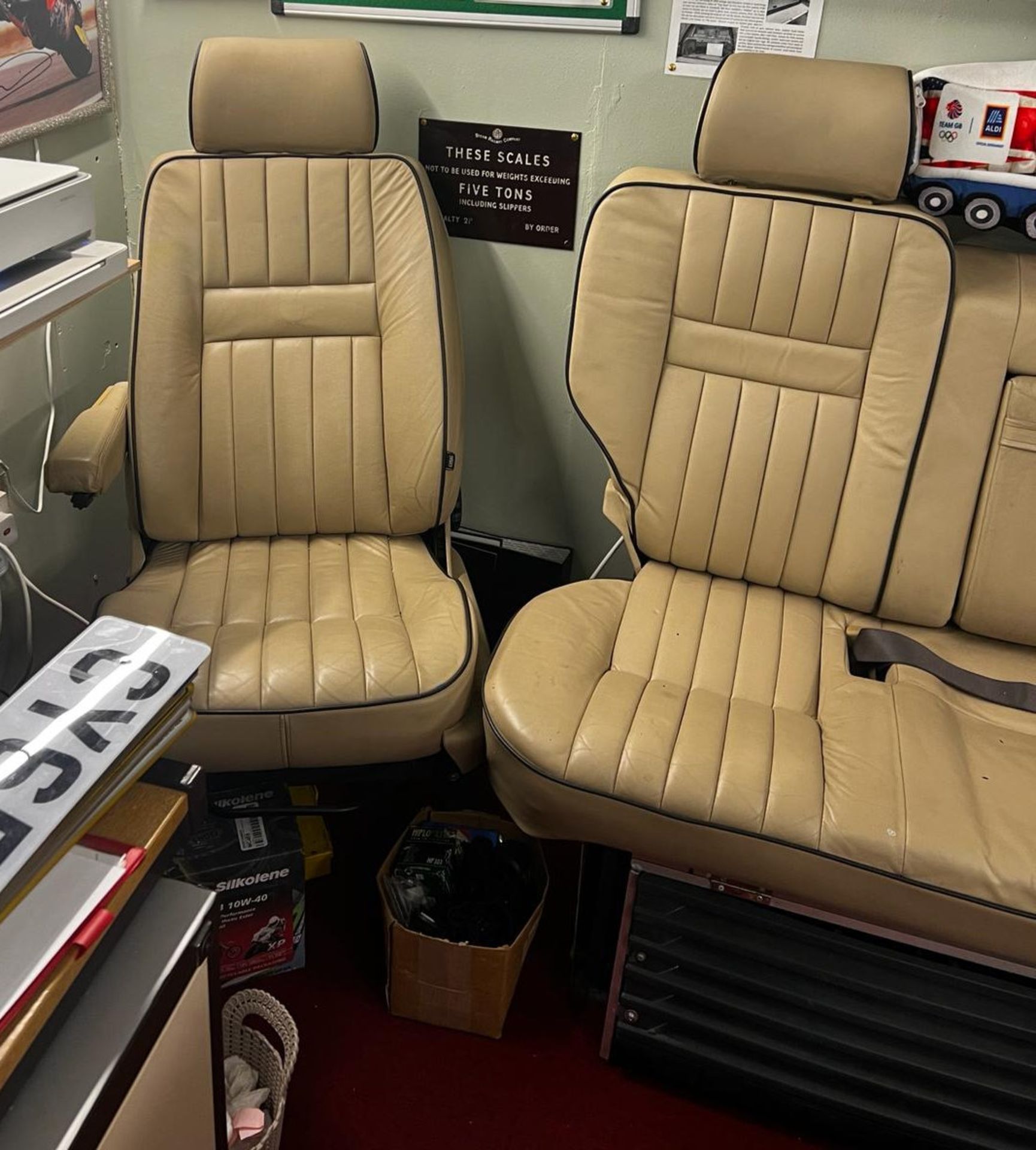 Bespoke Range Rover P38 1999 Seating - For Man Cave/Den - CL027 - NO VAT ON THE HAMMER - Location: - Image 8 of 8