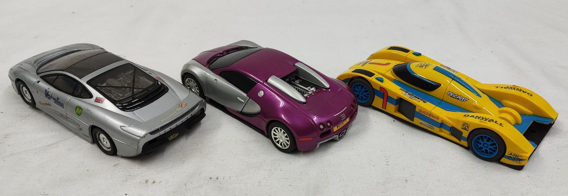 3 x Scalextric Cars - Includes Jaguar XJ220, Bugatti and LM Cars - Tested and Working - Used - CL444 - Image 6 of 14