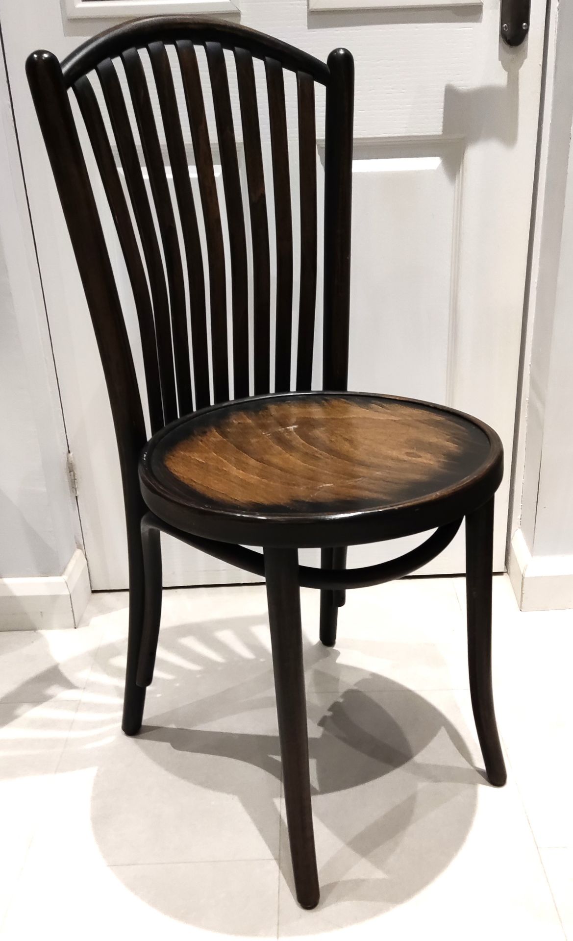 1 x Vintage Dark Wood Bentwood Chair - CL444 - NO VAT ON THE HAMMER - Location: Altrincham WA14 This