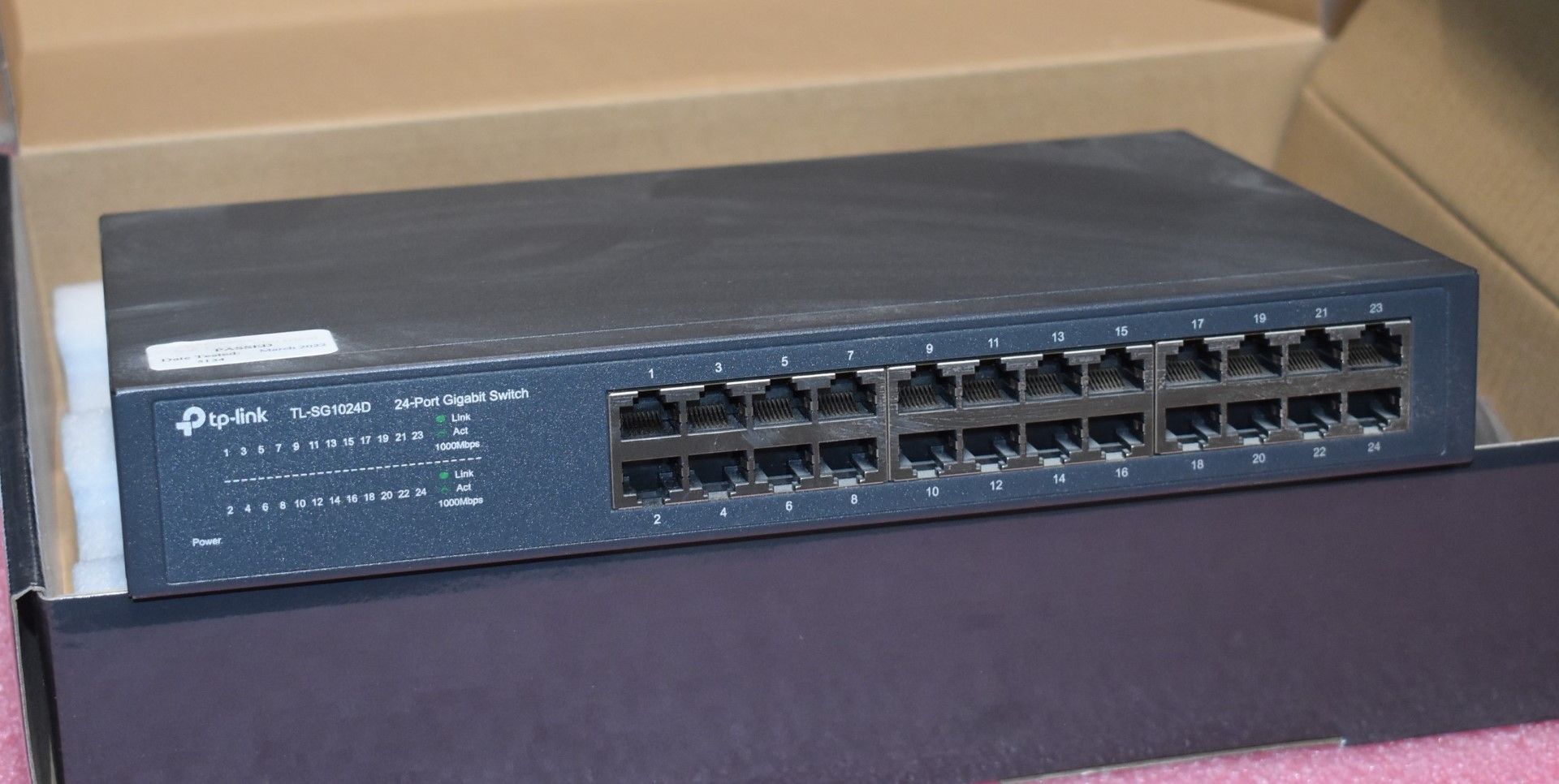 1 x TP Link 24 Port Gigabit Desktop/Rackmount Switch - Model TL-SG1024D - Image 7 of 7