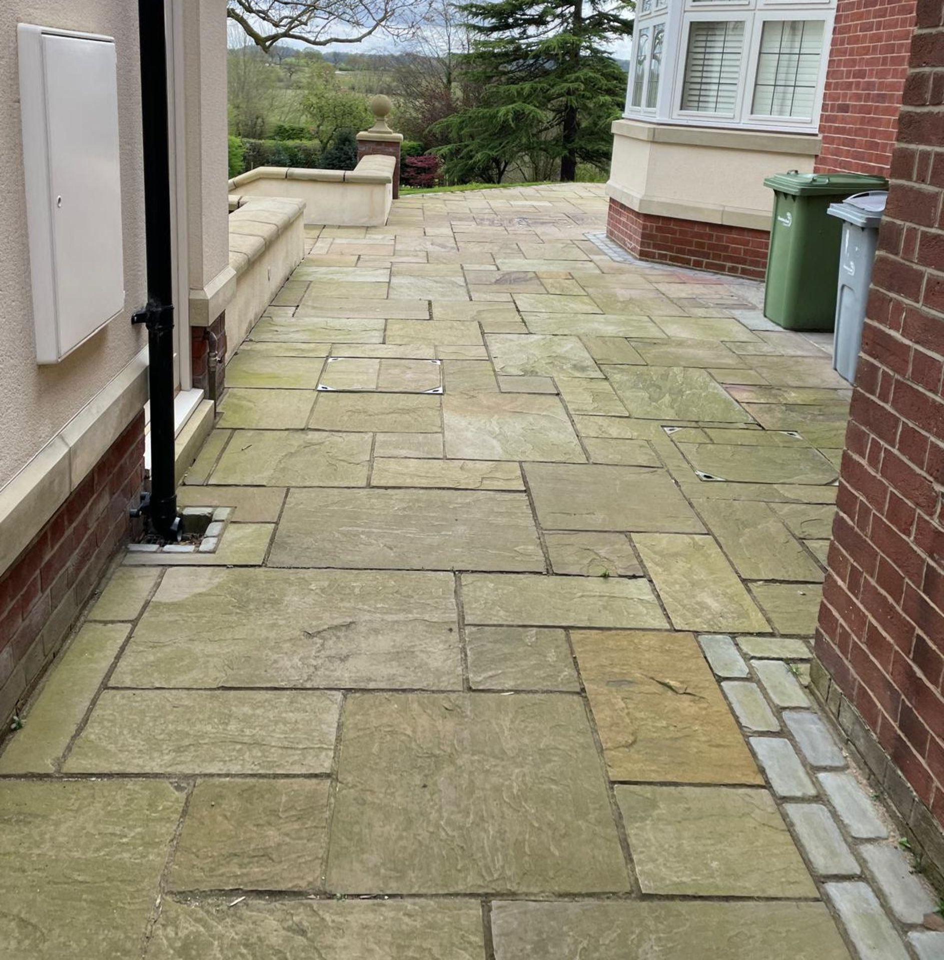 Large Quantity of Yorkstone Paving - Over 340sqm - CL896 - NO VAT ON THE HAMMER - Location: Wilmslow - Image 54 of 57