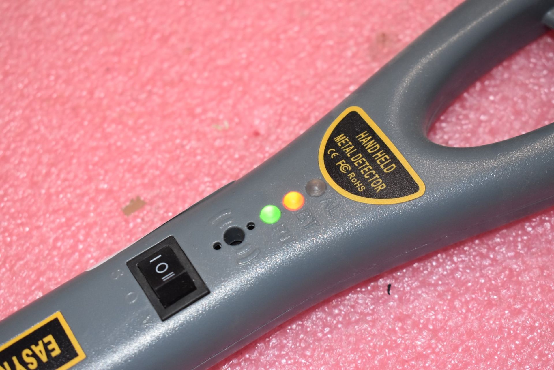 1 x Easynew GC-101H Handheld Metal Detector - Image 4 of 6