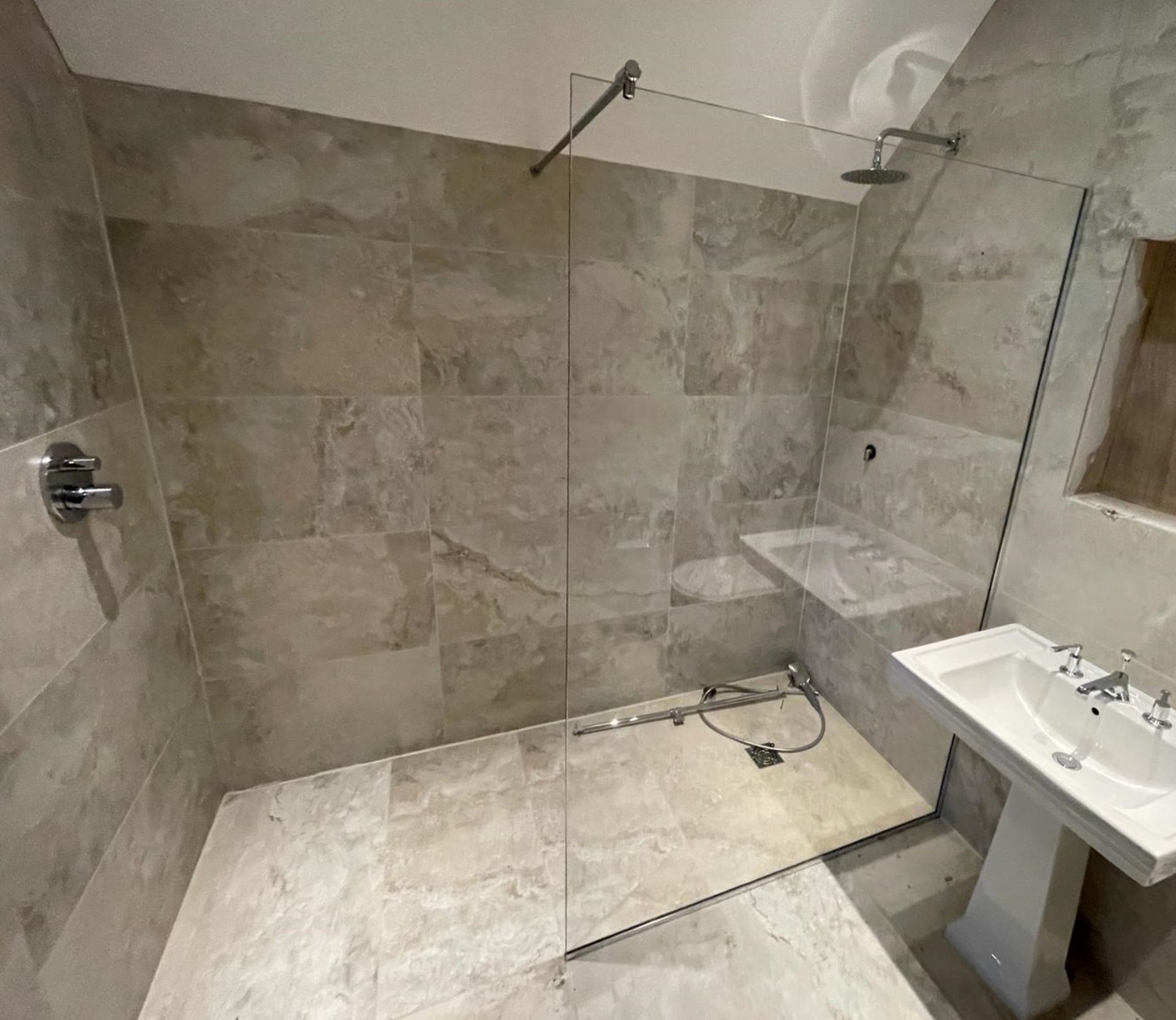 1 x Hansgrohe AXOR Premium Shower and Enclosure - Ref: PAN274 / Bed2bth - CL896 - NO VAT ON THE - Image 3 of 7
