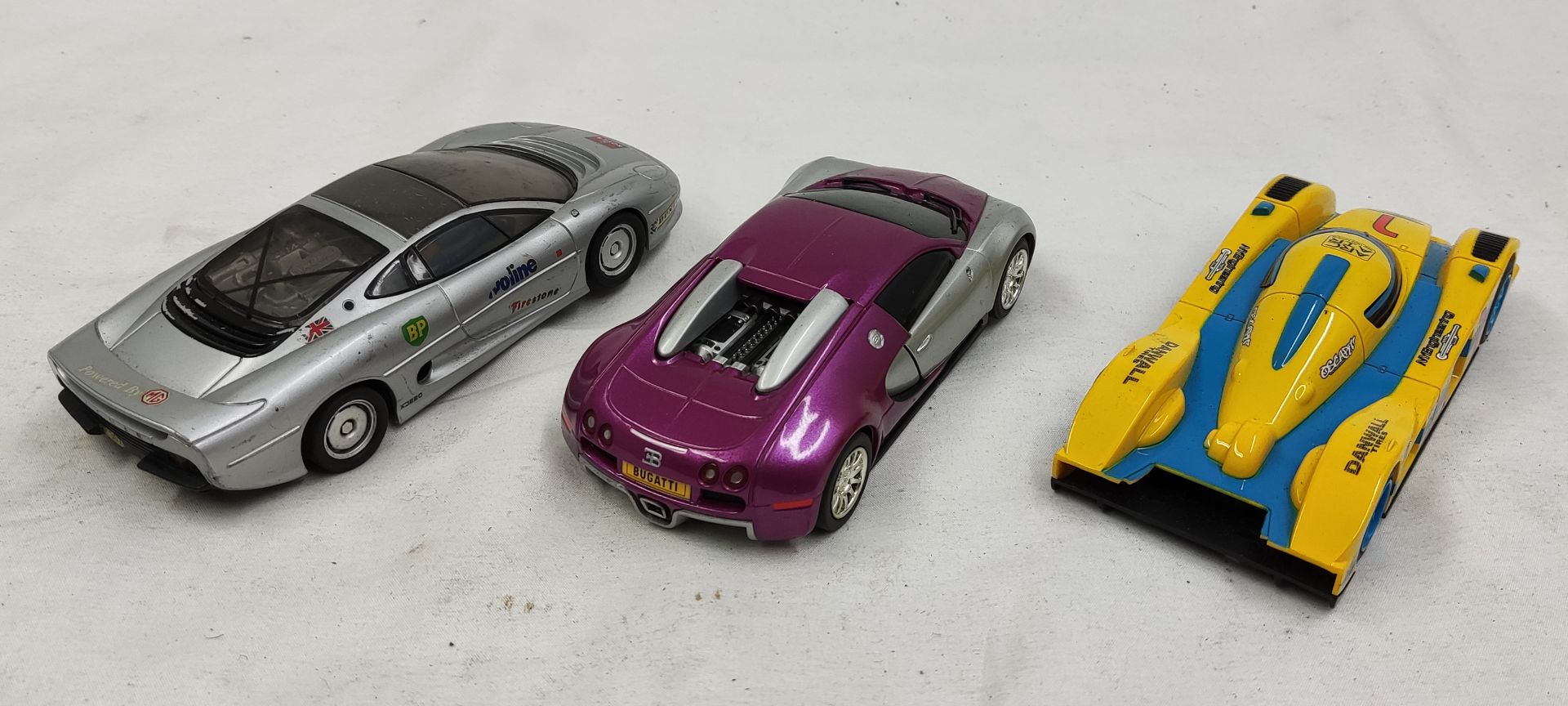 3 x Scalextric Cars - Includes Jaguar XJ220, Bugatti and LM Cars - Tested and Working - Used - CL444 - Image 7 of 14