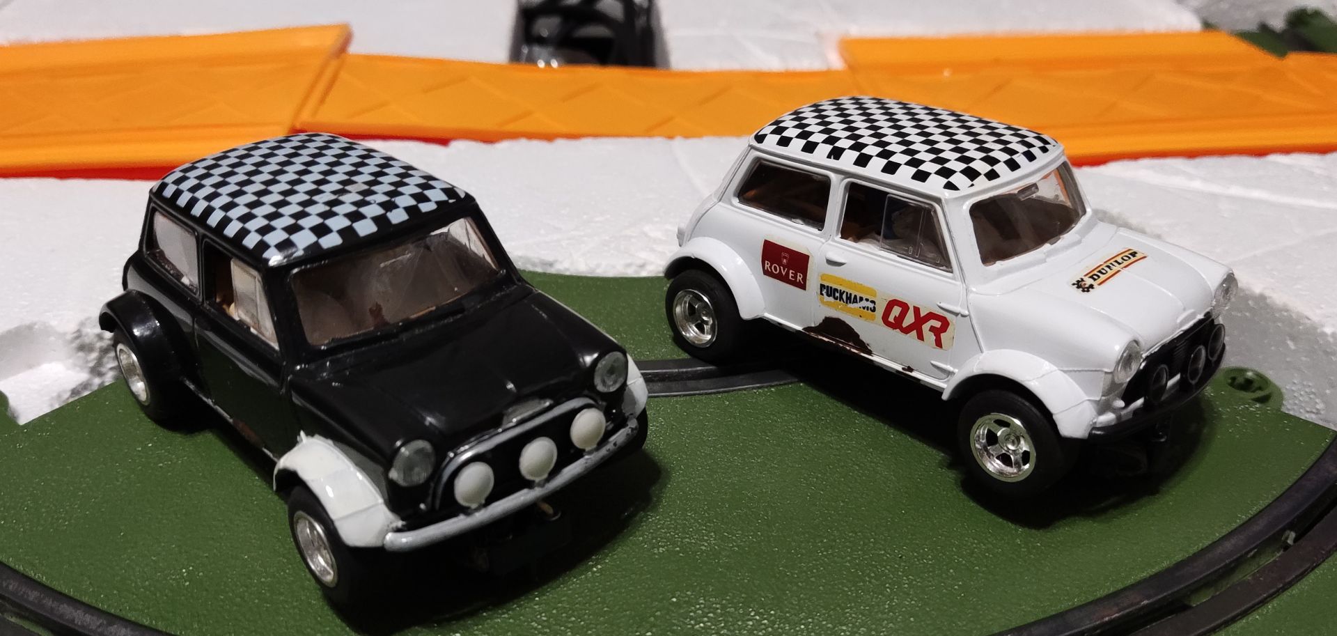 1 x Scalextric Rally Cross Set With Mini Cooper Rally Cars - Vintage - Used - CL444 - NO VAT ON THE - Image 21 of 32