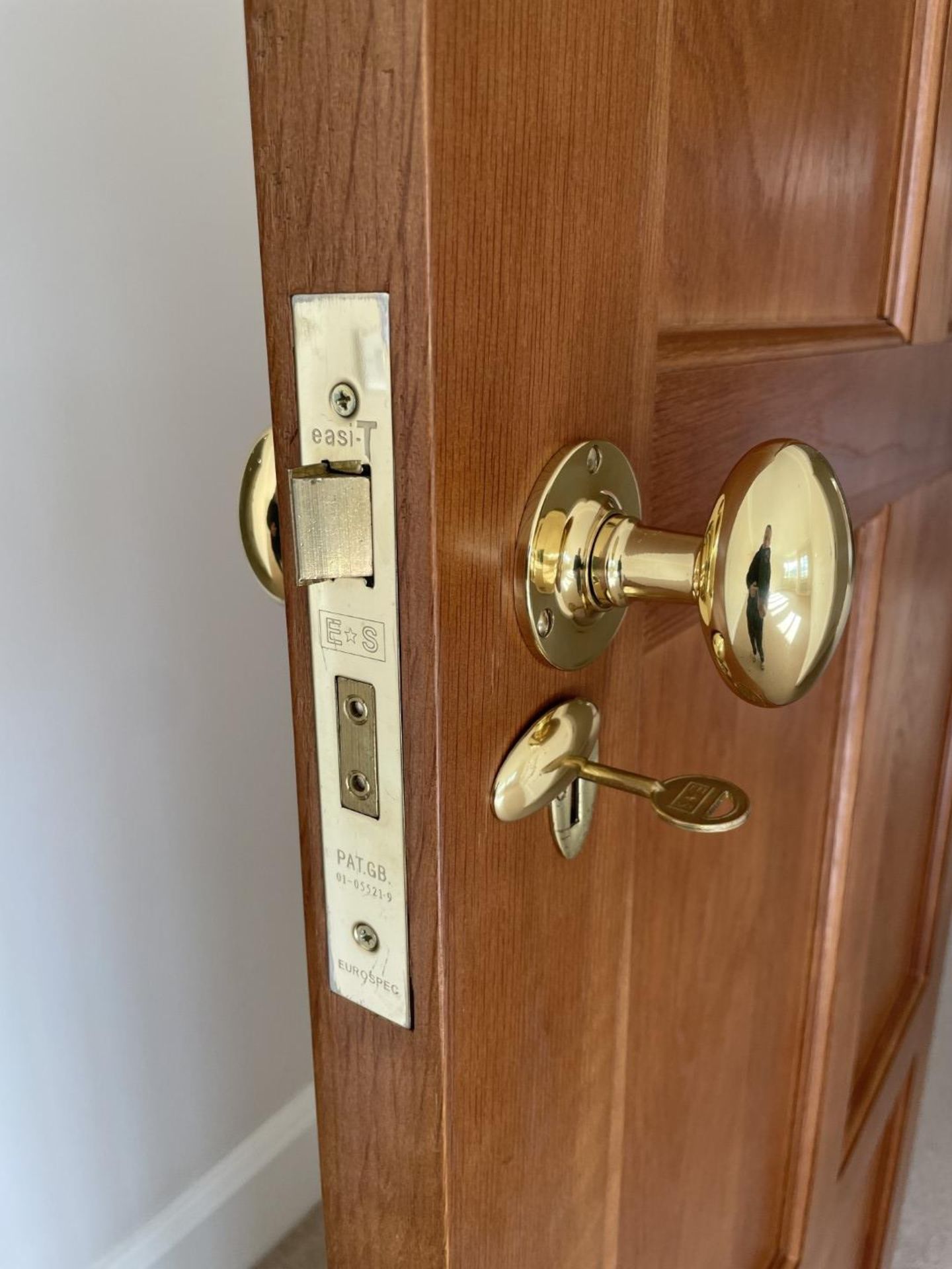 1 x Solid Wood Lockable Internal Door - Ref: PAN237 / BED2 R/H - CL896 - NO VAT ON THE HAMMER - - Image 10 of 17