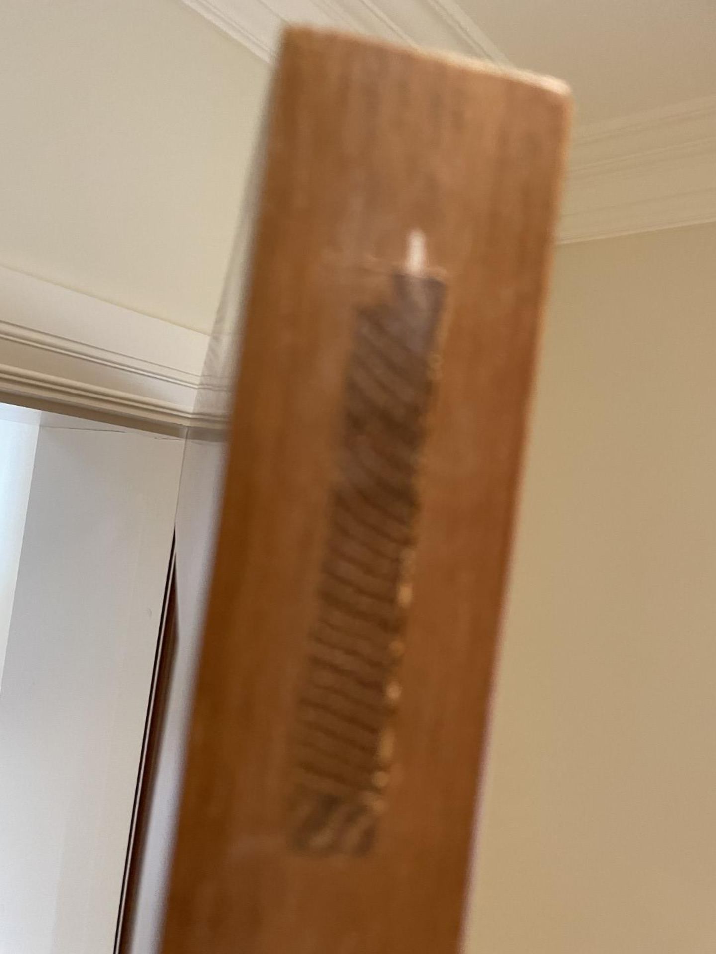 1 x Solid Oak Wooden Lockable Internal Door - Includes Handles and Hinges - Ref: PAN286 / - Image 17 of 17