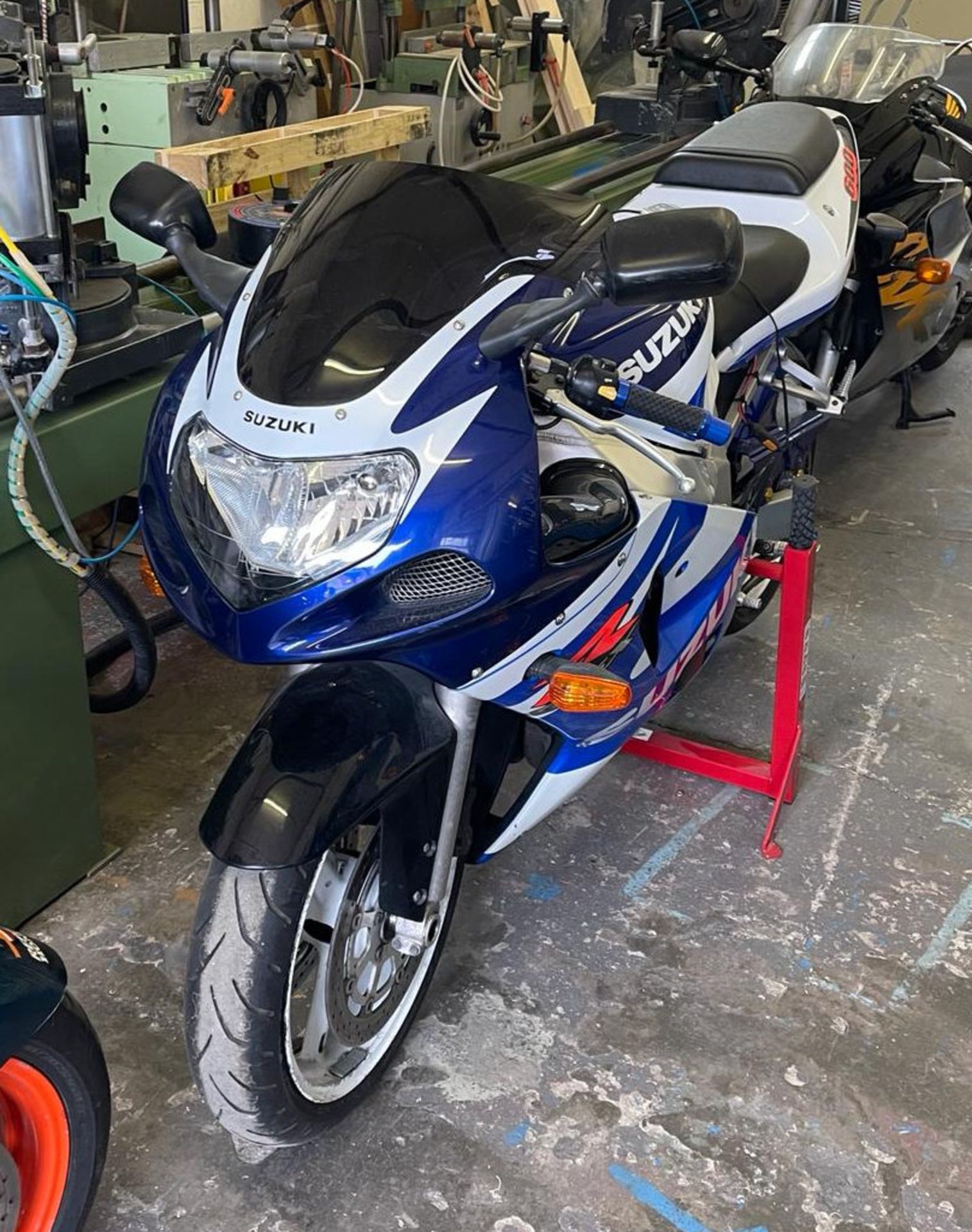 2001 Suzuki GSXR 600 - 21,000 Miles - CL027 - NO VAT ON THE HAMMER - Location: Sandbach CW11 More