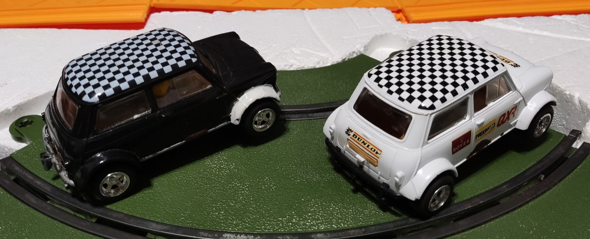 1 x Scalextric Rally Cross Set With Mini Cooper Rally Cars - Vintage - Used - CL444 - NO VAT ON THE - Image 20 of 32