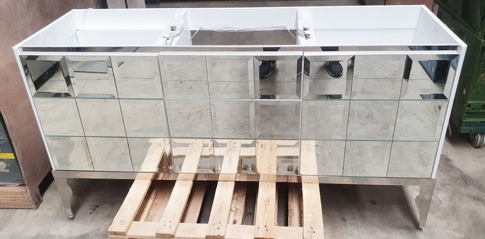 1 x GODI High-end Freestanding Mirrored 2-Door Bathroom Vanity Unit, In White - Ex-Showroom