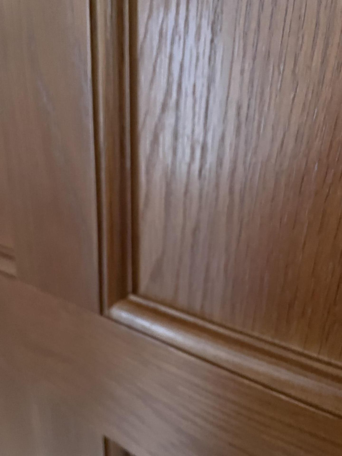 1 x Solid Oak Wooden Lockable Internal Door - Includes Handles and Hinges - Ref: PAN286 / - Image 7 of 17