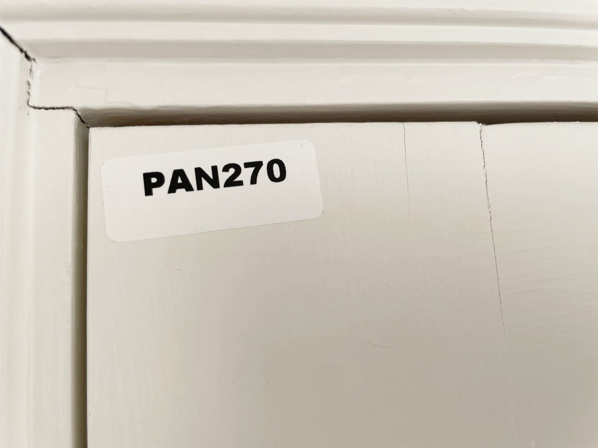 1 x Solid Wood Lockable Painted  Internal Door in White - Includes Handles and Hinges - Image 9 of 10