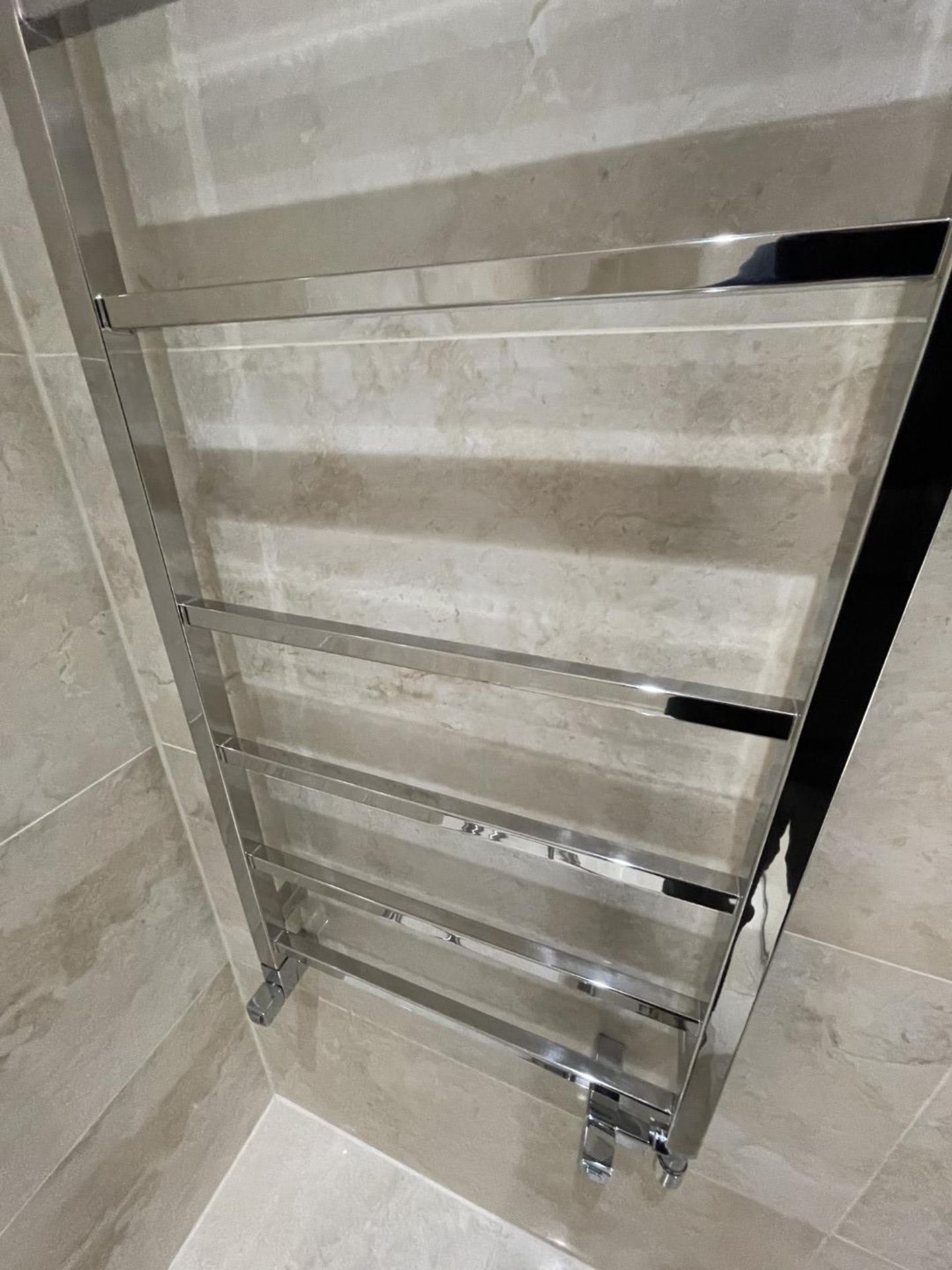 1 x Premium Towel Radiator in Chrome - Ref: PAN233 - CL896 - NO VAT ON THE HAMMER - Location: - Image 10 of 10
