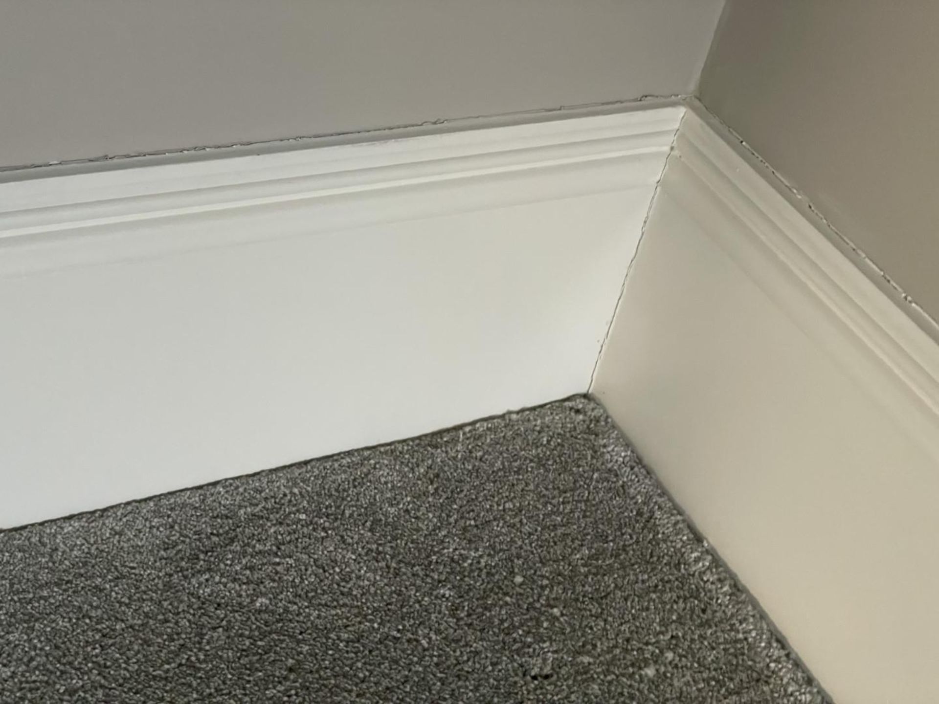 Approximately 10-Metres of Painted Timber Wooden Skirting Boards, In White - Ref: PAN210 - CL896 - - Bild 4 aus 9