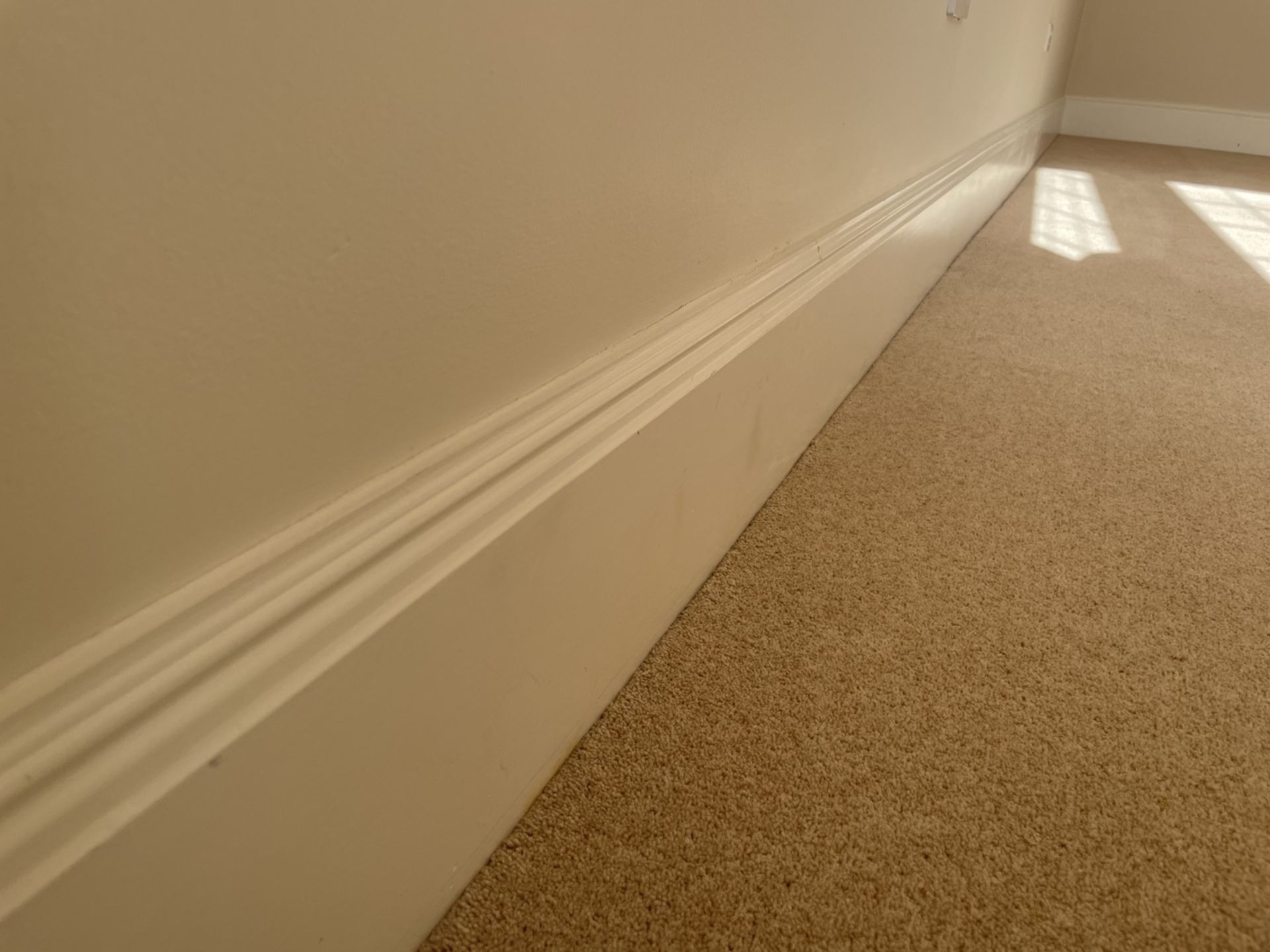 22-Metres of Painted Timber Wooden Skirting Boards, in White - Ref: PAN244 / Bed 2 - CL896 - NO - Image 2 of 6