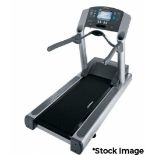 1 x Life Fitness T9E Treadmill - In Good Working Order - CL726 - NO VAT ON THE HAMMER