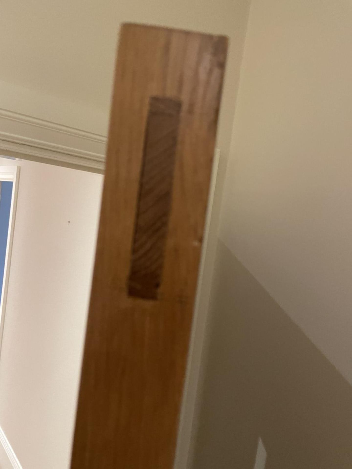 1 x Solid Oak Wooden Lockable Internal Door - Ref: PAN285 / UTIL - CL896 - NO VAT ON THE HAMMER - - Image 8 of 9
