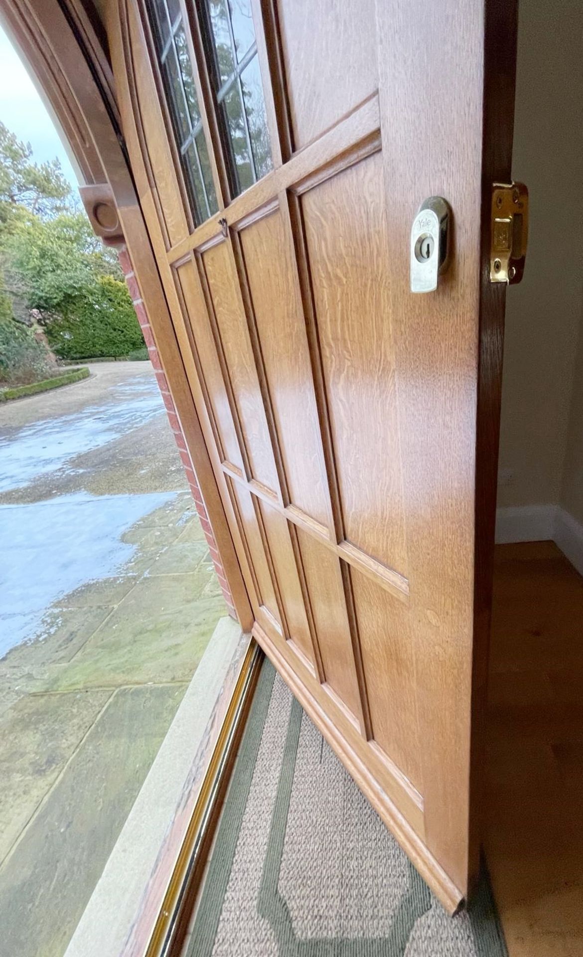 1 x Large Solid Wood Front Door - Ref: PAN151 - CL896 - NO VAT ON THE HAMMER - Location: Wilmslow, - Bild 5 aus 9