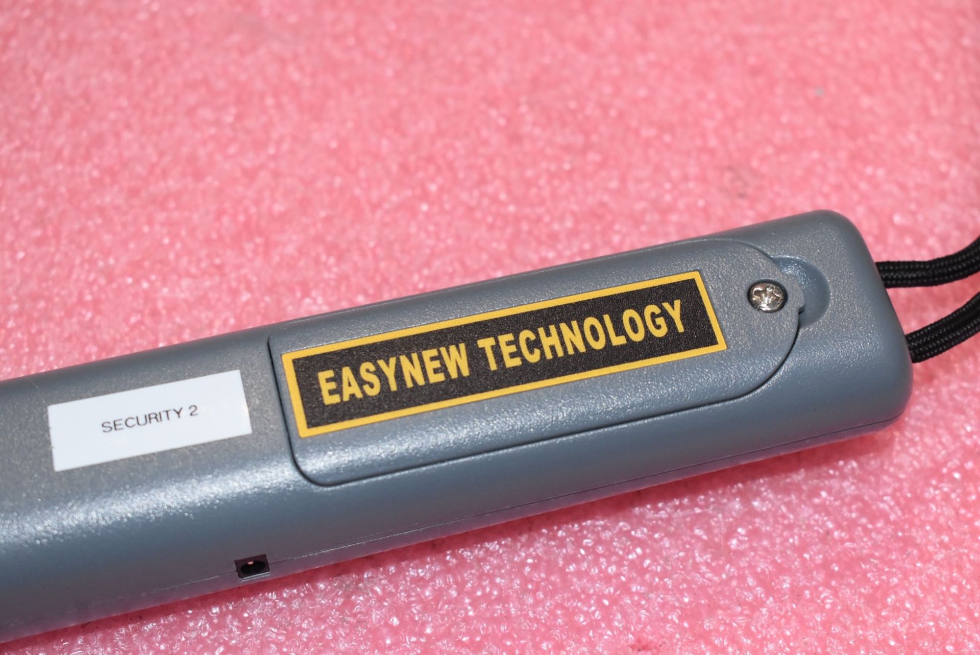 1 x Easynew GC-101H Handheld Metal Detector - Image 2 of 6