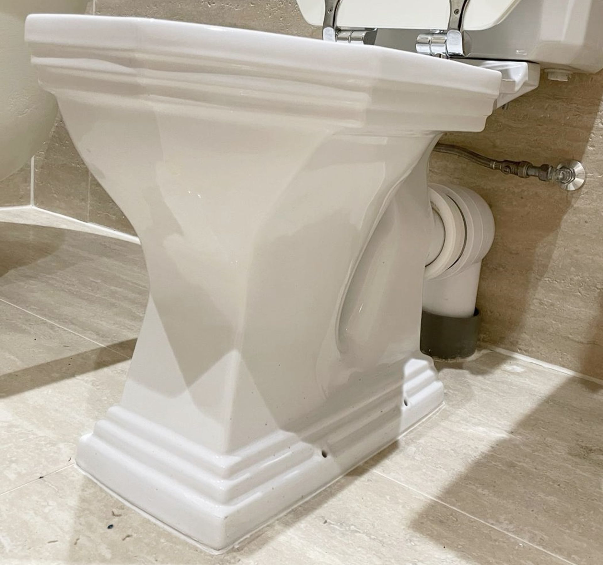 1 x IMPERIAL Square Edged Toilet with Cistern - Ref: PAN249 - CL896 - NO VAT ON THE HAMMER - - Image 6 of 8