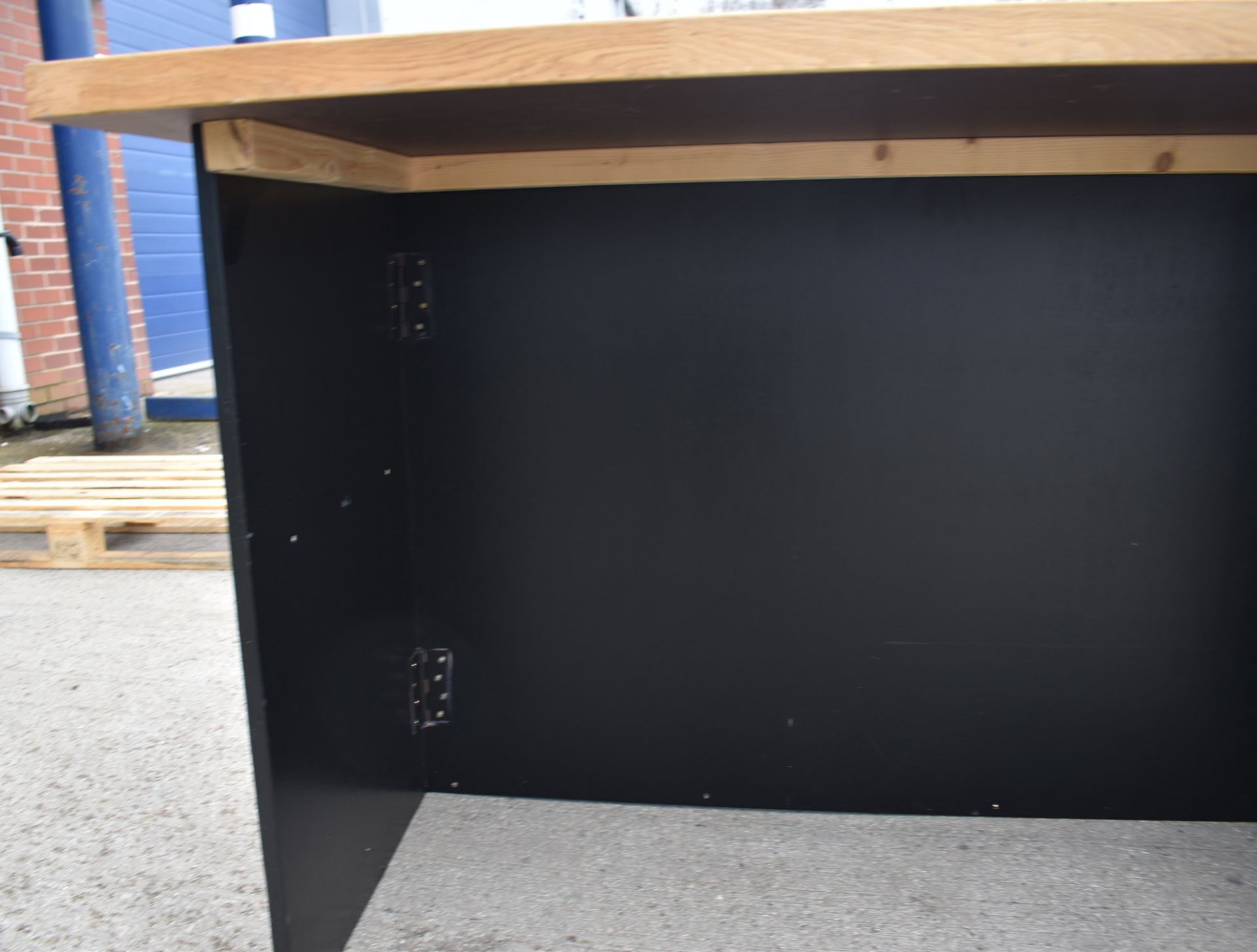 1 x Wooden Counter In Black With Wood Coloured Top and Metal Overrack Display Shelf With Hooks - 84/ - Image 4 of 10
