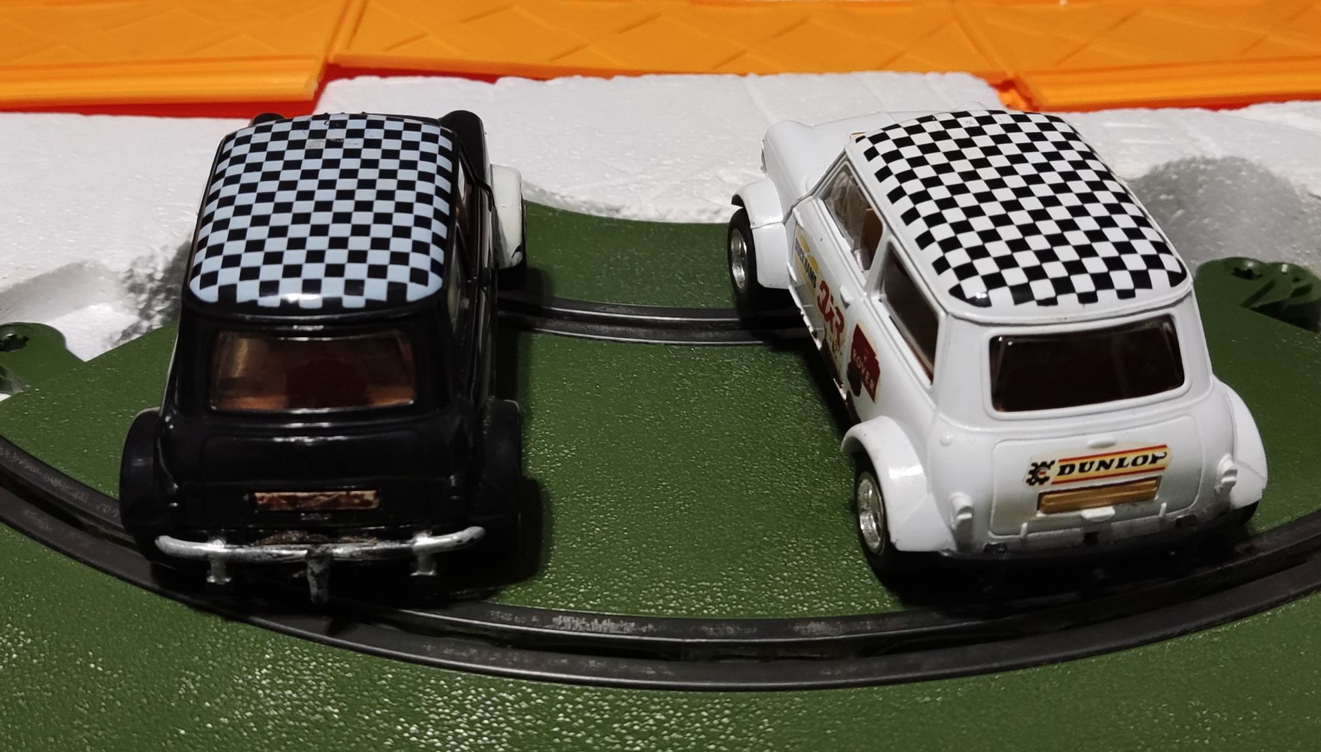 1 x Scalextric Rally Cross Set With Mini Cooper Rally Cars - Vintage - Used - CL444 - NO VAT ON THE - Image 13 of 32