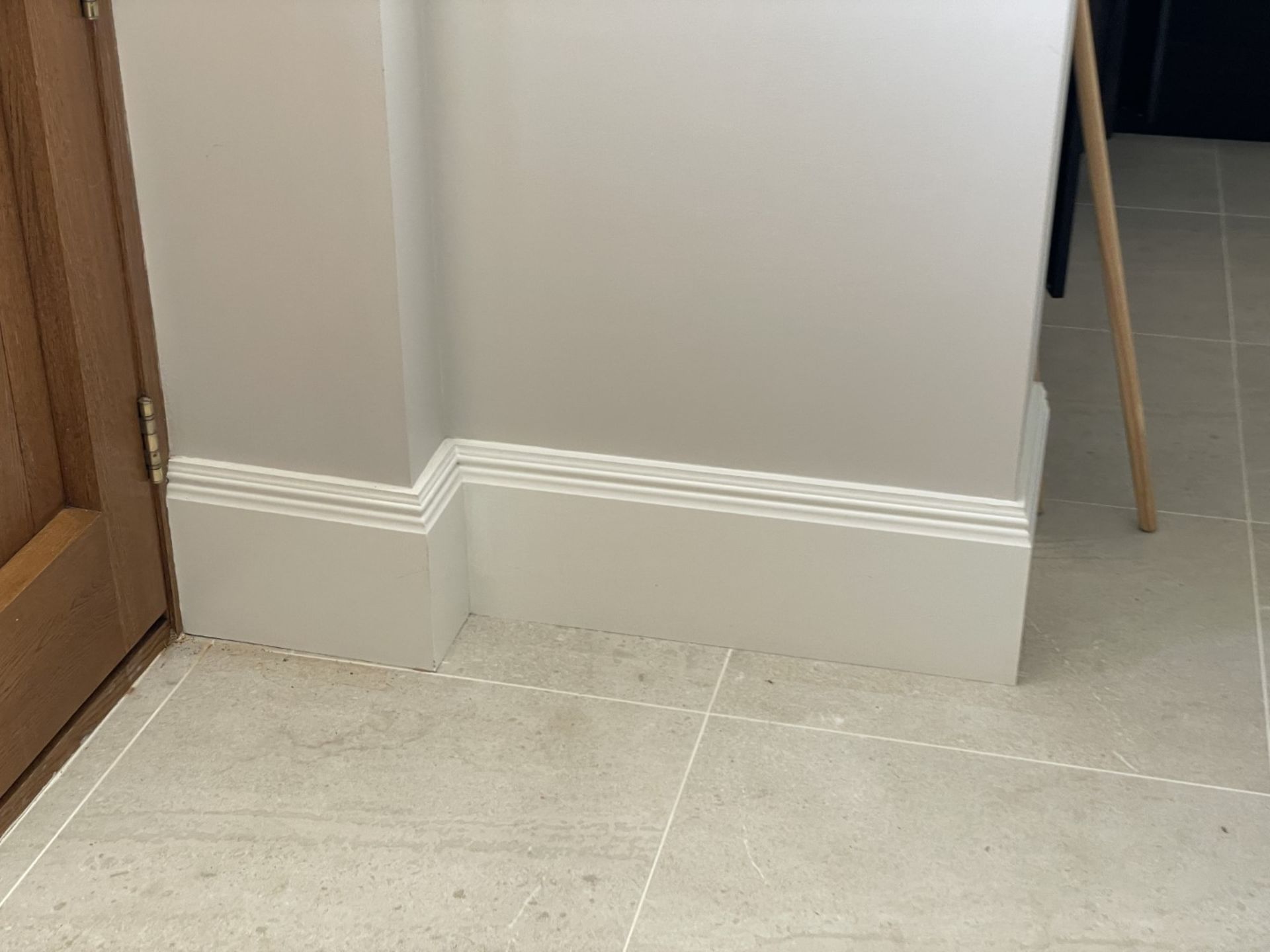 Approximately 10-Metres of Painted Timber Wooden Skirting Boards, In White - Ref: PAN210 - CL896 - - Image 3 of 9