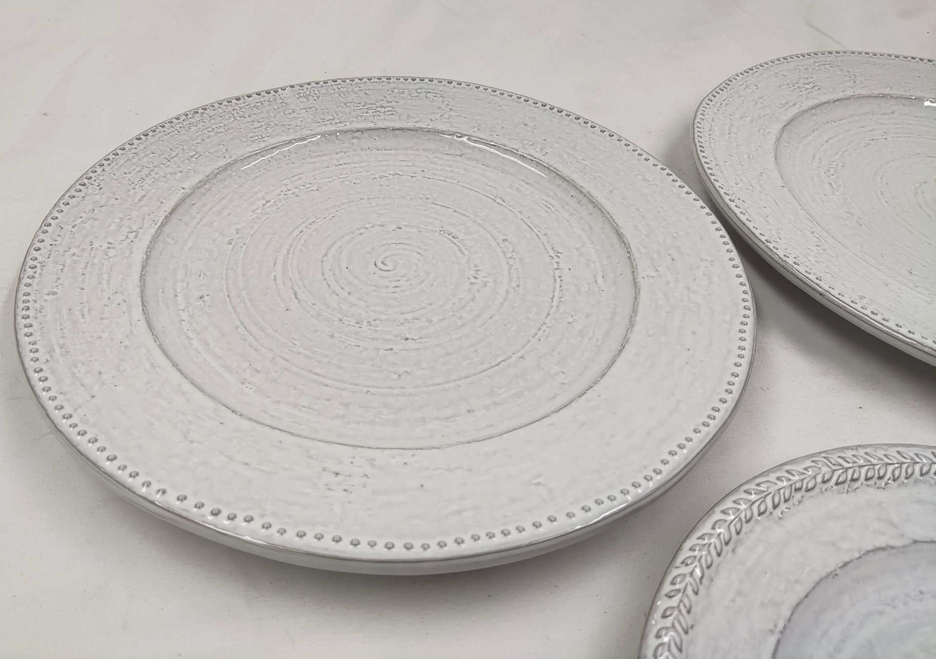 1 x SOHO HOME Set Of Hillcrest Plates - 2 X Side Plate And 2 X Dinner Plate - New/Unused - RRP £ - Image 3 of 12