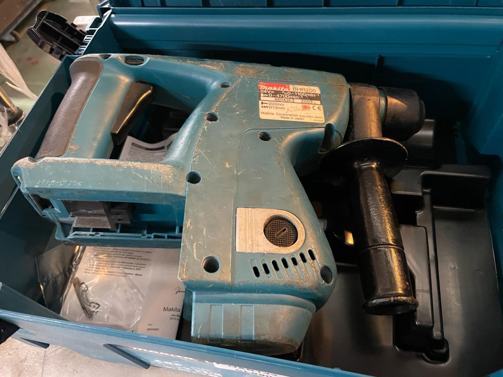 1 x Makita BHR200 110v Cordless Rotary Hammer Drill With Case - Image 7 of 7