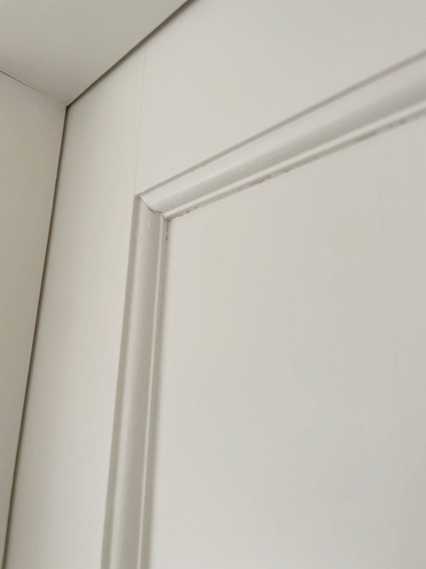 1 x Solid Wood Lockable Painted Internal Door in White - Includes Handles and Hinges - Image 9 of 10