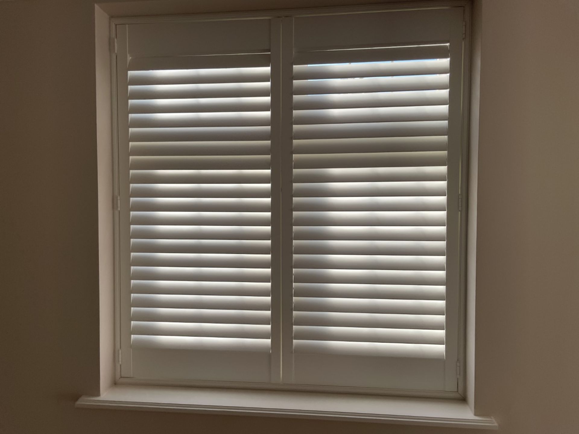 1 x Hardwood Timber Double Glazed Window Frames fitted with Shutter Blinds, In White - Ref: PAN105 - Image 3 of 11