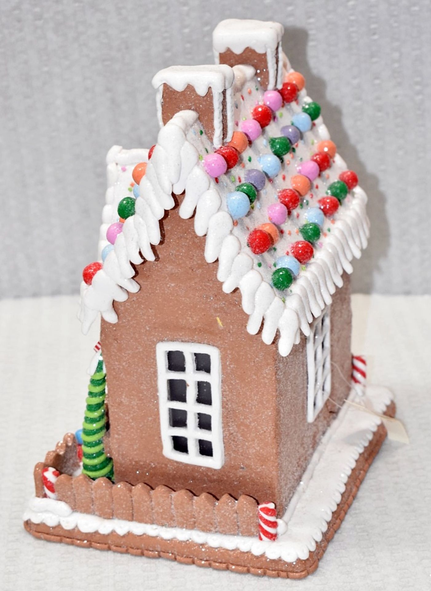 1 x GISELA GRAHAM Designer Gingerbread House Ornament With LED Illumination - Original Price £149.99 - Image 2 of 8