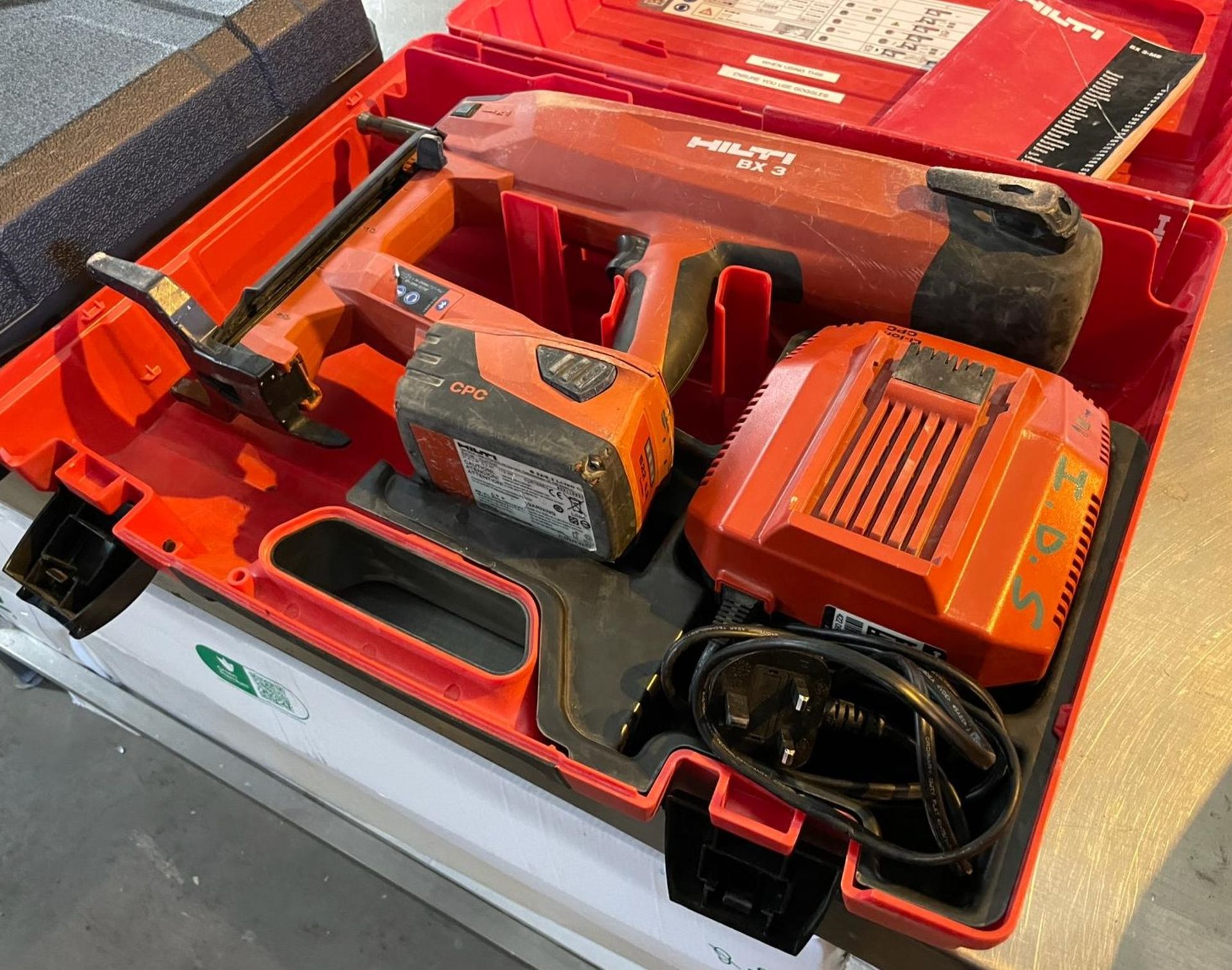 1 x Hilti BX3 Cordless Nail Gun Fastening Tool - Includes Case, Battery and Charger - RRP £3,400 - Bild 3 aus 7