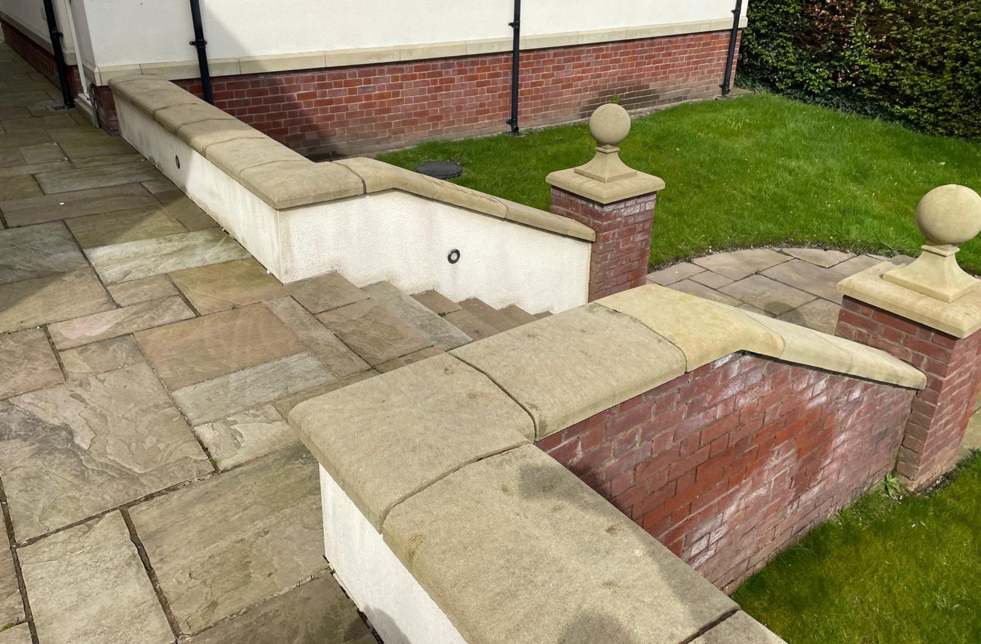 Large Quantity of Yorkstone Paving - Over 340sqm - CL896 - NO VAT ON THE HAMMER - Location: Wilmslow - Image 5 of 57