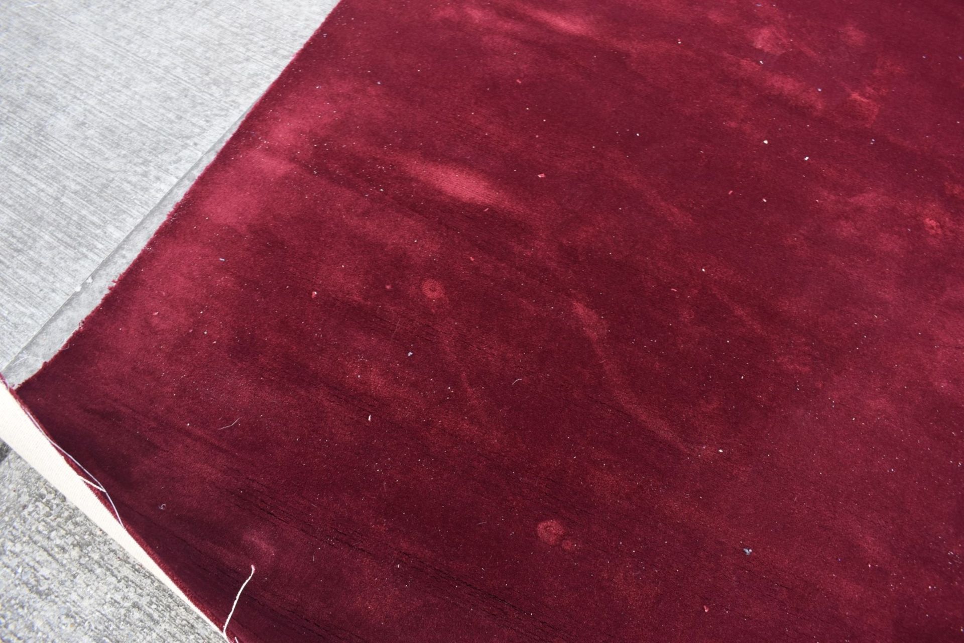 1 x Premium Deep Red Showroom Carpet - Dimensions: 4.5 x 2.5-Metres - Ex-Display - Image 7 of 8