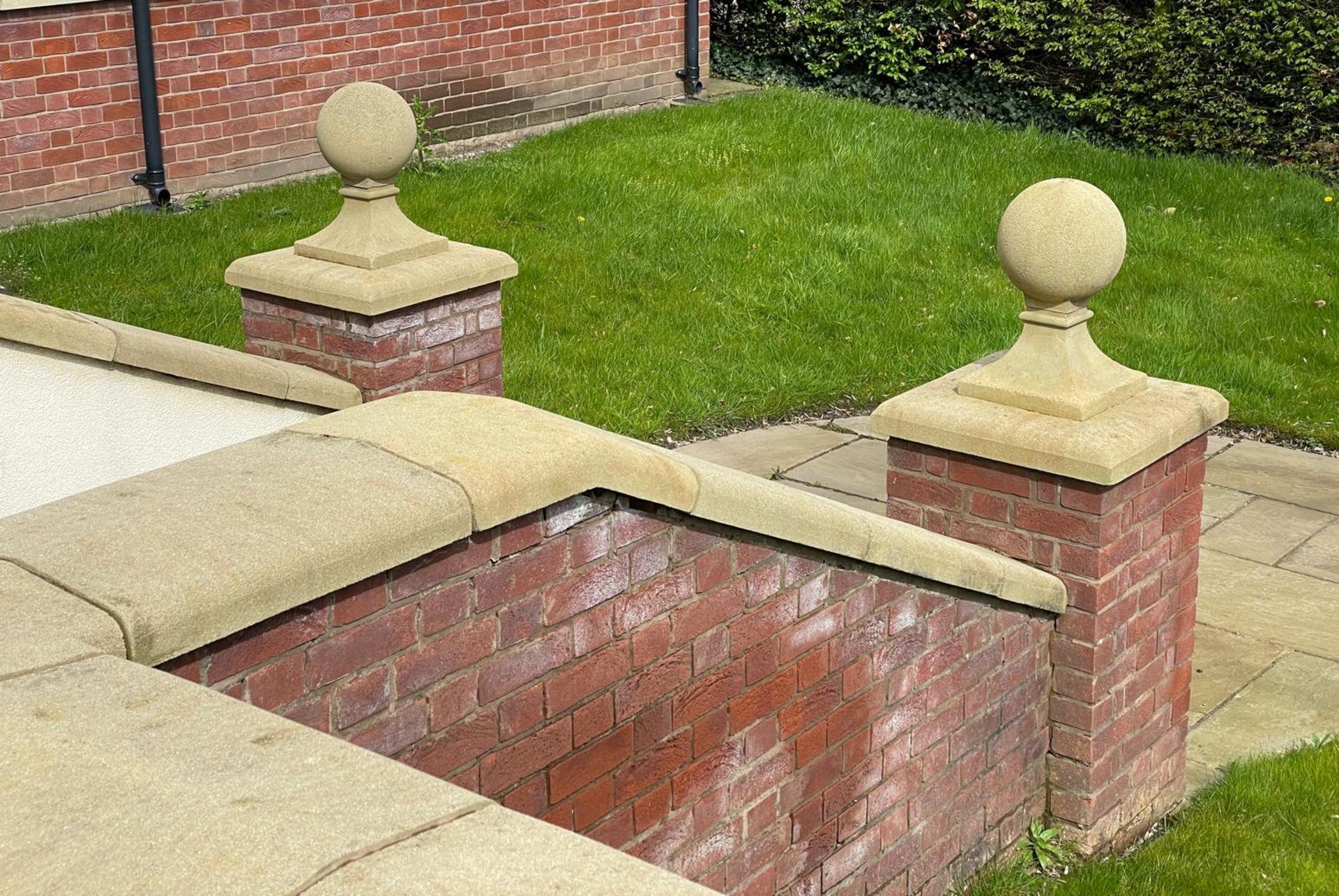 Large Quantity of Yorkstone Paving - Over 340sqm - CL896 - NO VAT ON THE HAMMER - Location: Wilmslow - Image 16 of 57