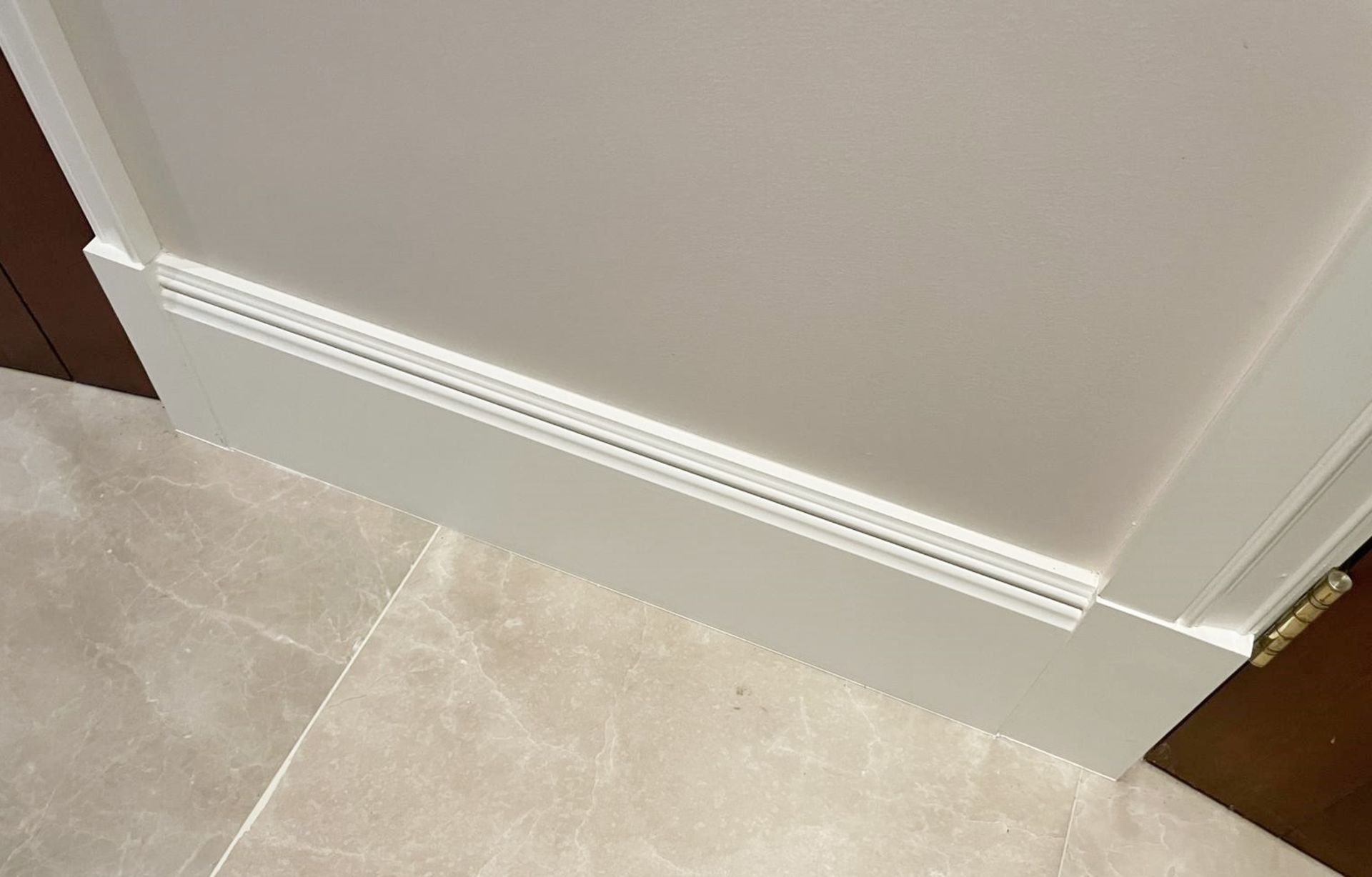 Approximately 20-Metres of Painted Timber Wooden Skirting Boards, In White - Ref: PAN144 - NO VAT - Image 17 of 25