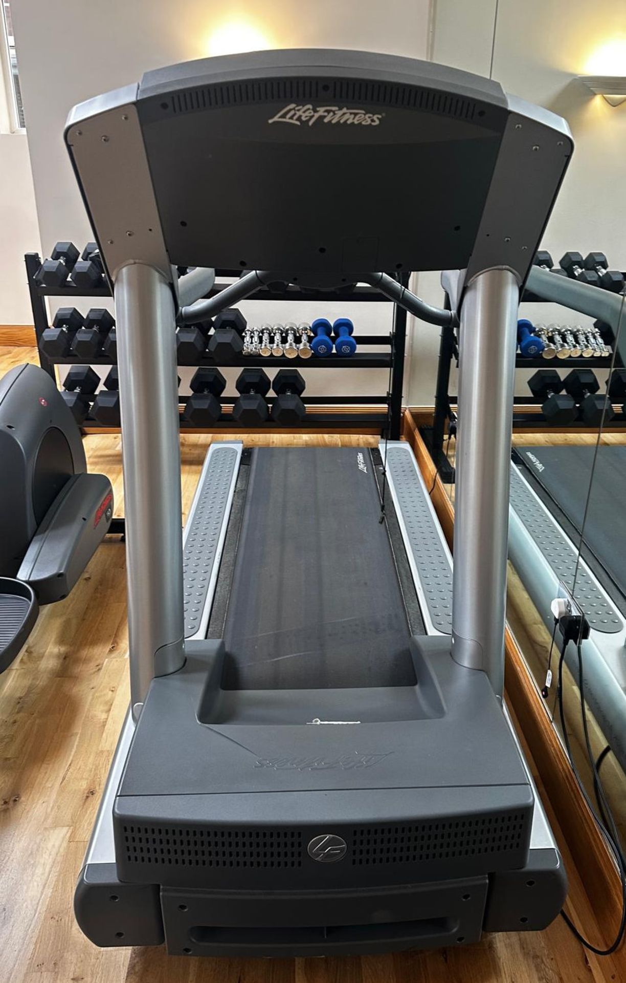 1 x Life Fitness T9E Treadmill - In Good Working Order - CL726 - NO VAT ON THE HAMMER - Image 5 of 6