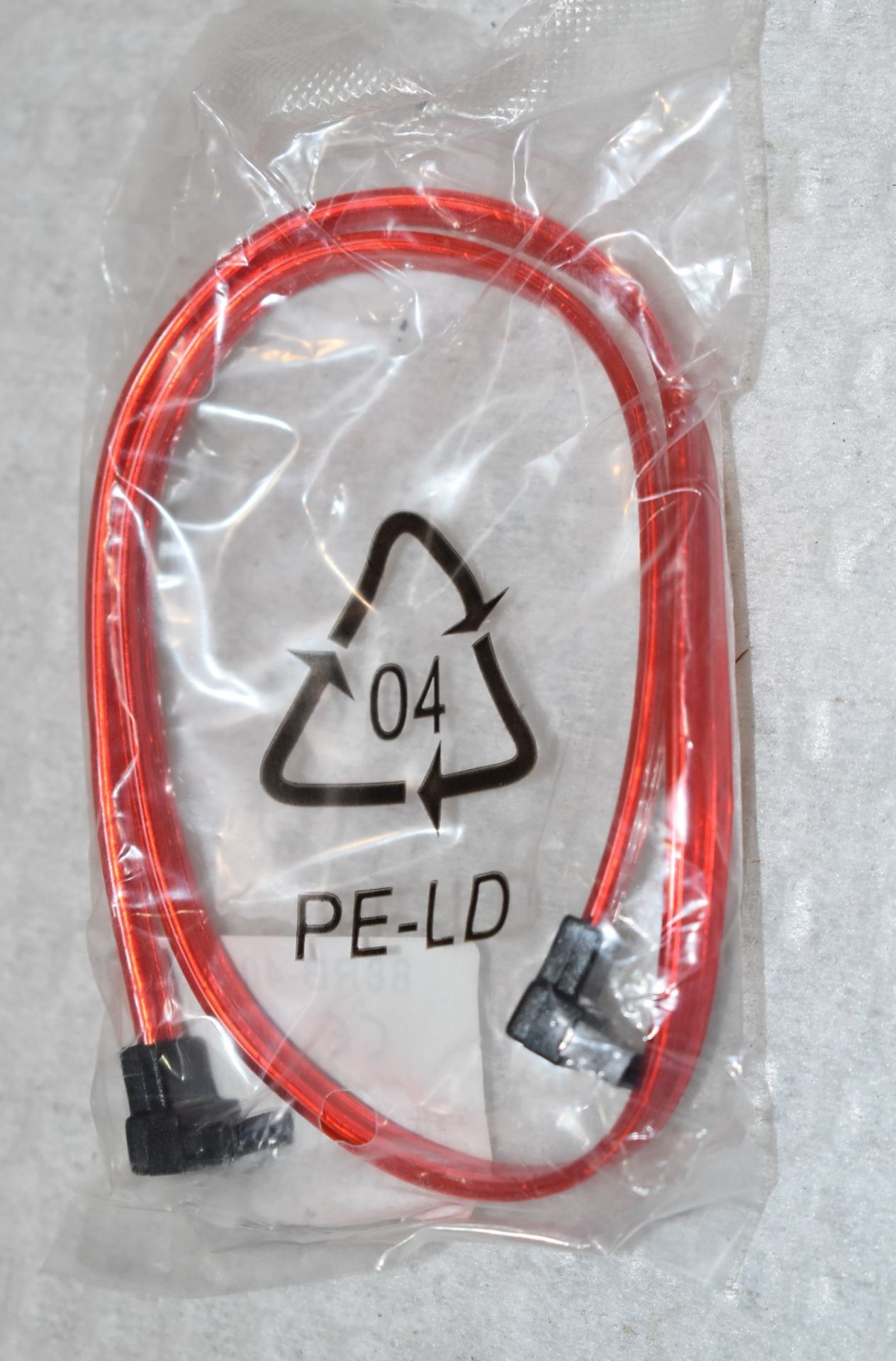 30 x Red SATA Hard Drive Cables - New in Packets - Image 2 of 4