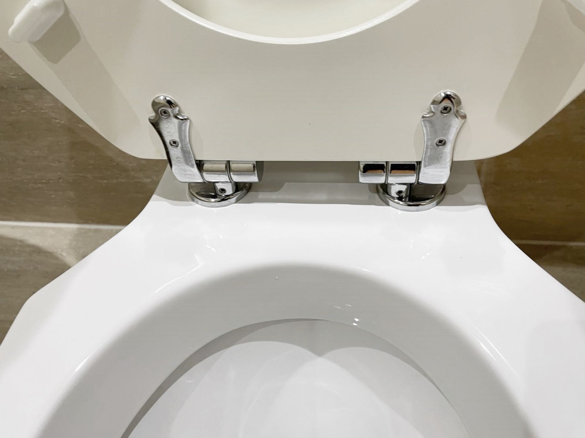 1 x IMPERIAL Square Edged Toilet with Cistern - Ref: PAN249 - CL896 - NO VAT ON THE HAMMER - - Image 7 of 8
