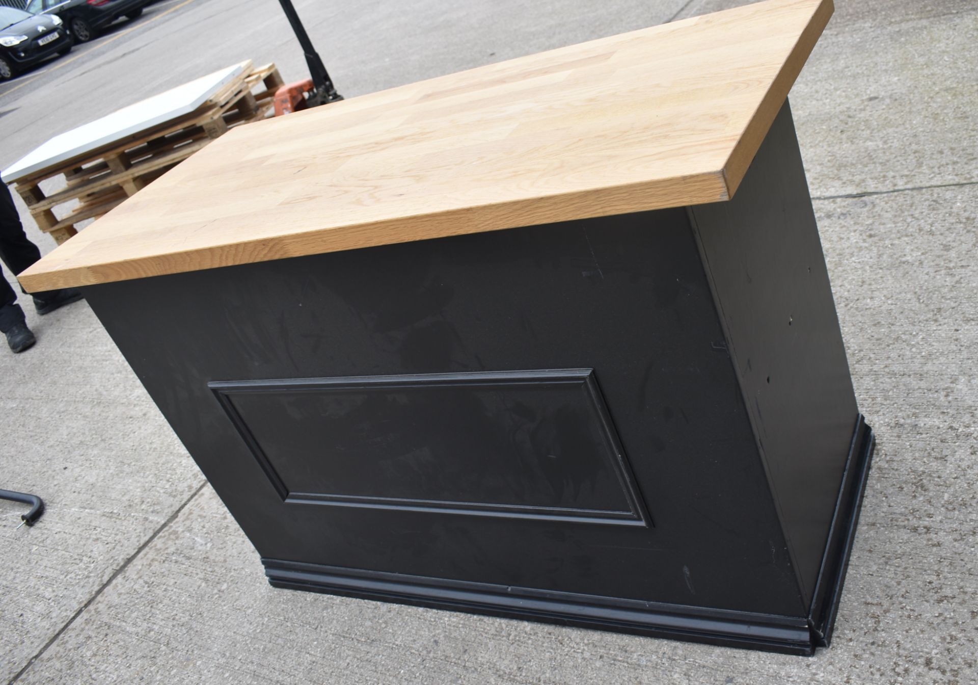 1 x Wooden Counter In Black With Wood Coloured Top and Metal Overrack Display Shelf With Hooks - 84/ - Image 6 of 10