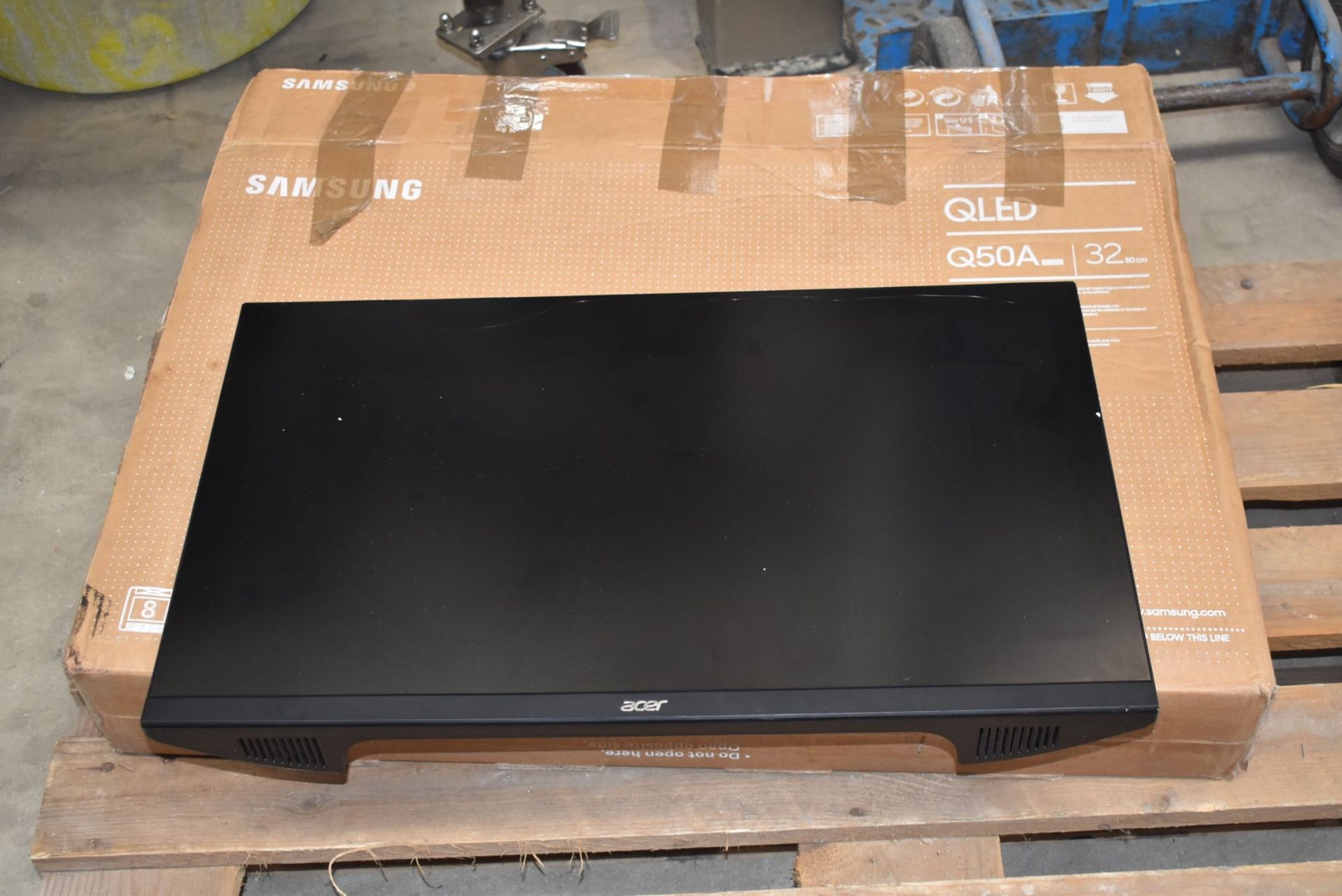 1 x Pallet of Assorted Computer Monitors - Customer Returns Spares or Repairs - Includes 14 Monitors - Image 9 of 17