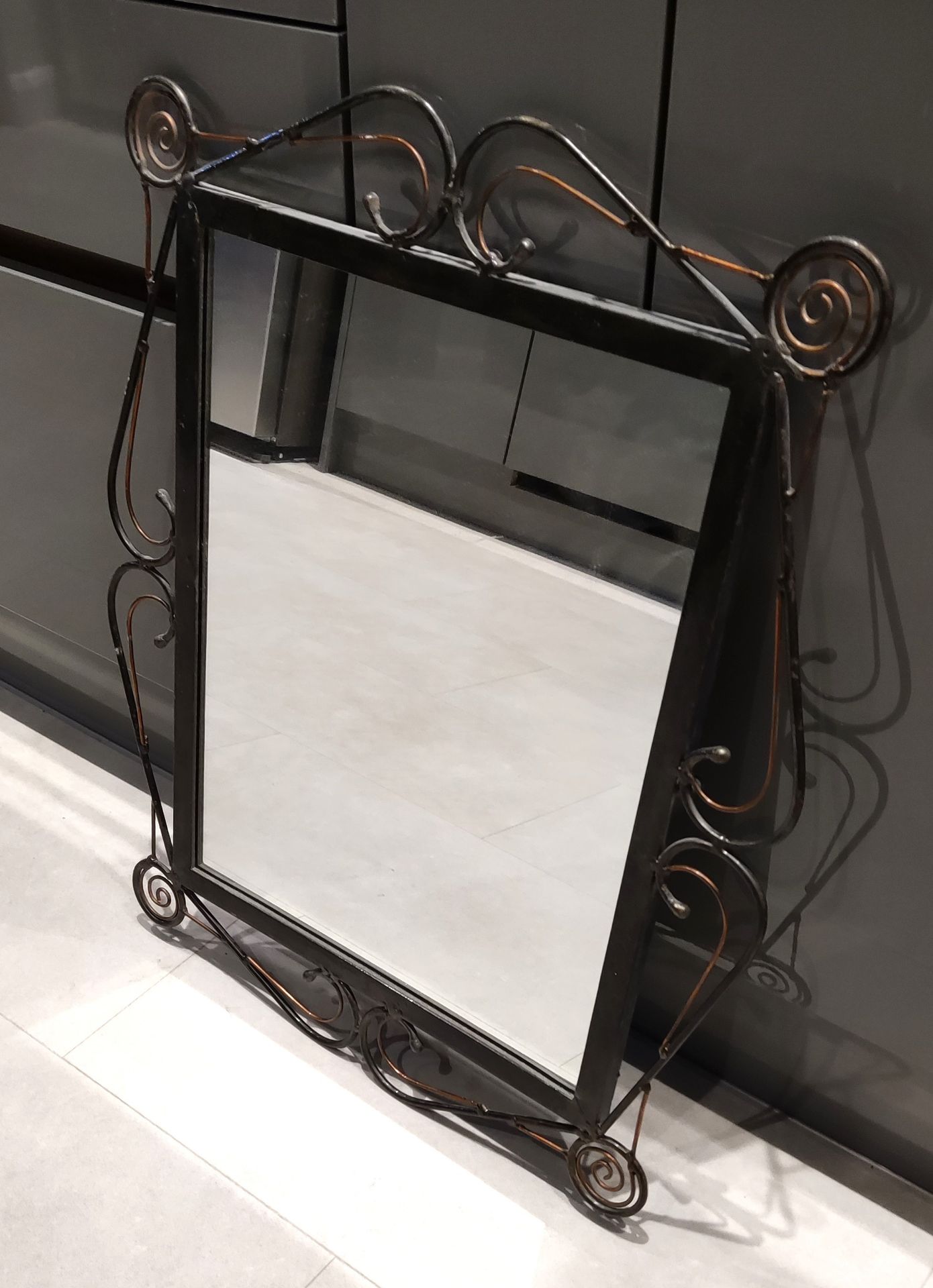 1 x Vintage Metal Framed Mirror - 67x57cm - CL444 - NO VAT ON THE HAMMER - Location: Altrincham WA14