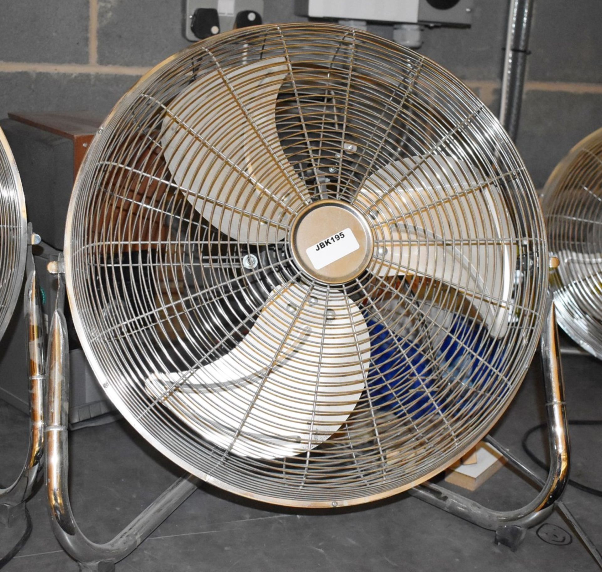 1 x Chrome 14 Inch Floor Fan