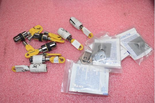 7 x Kensington Locks For Laptops etc - Includes Keys - Image 1 of 6